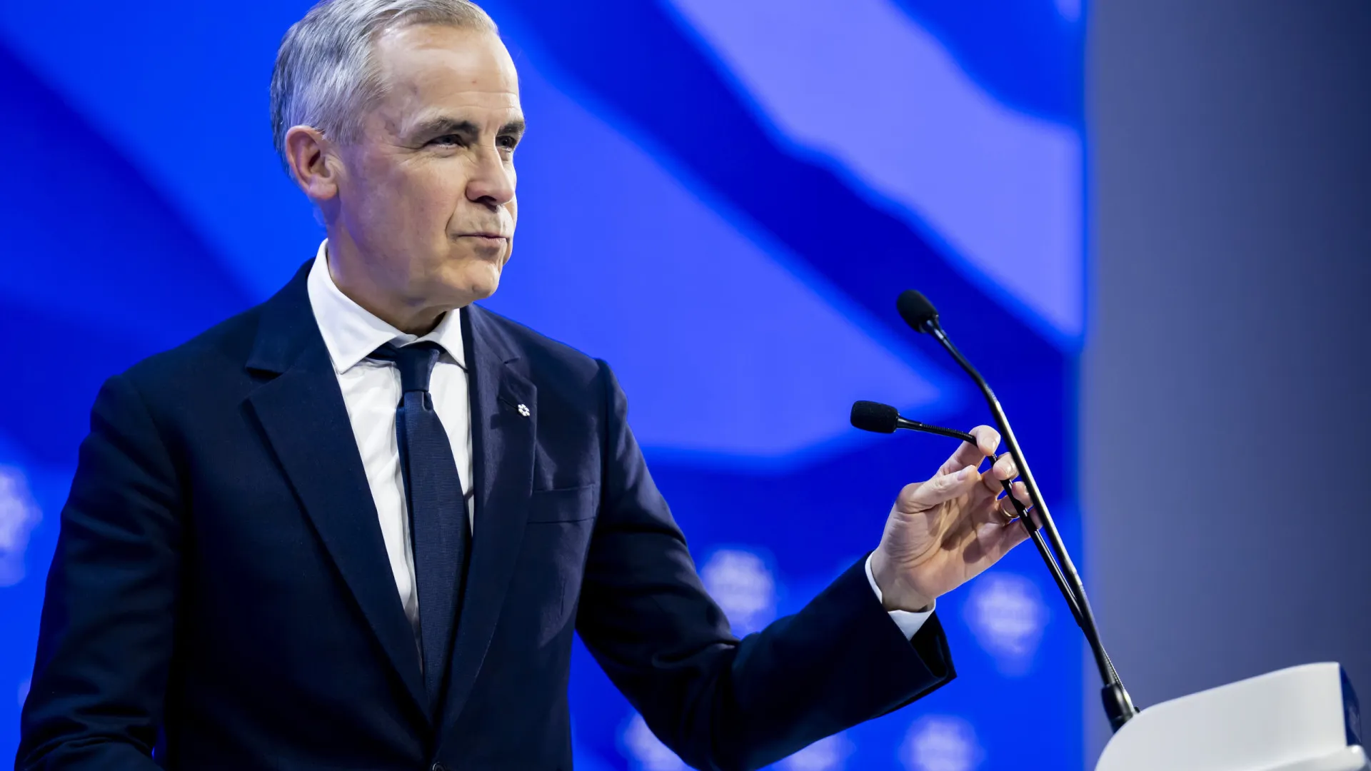 
                    Canadá não vai assinar acordo comercial com a China após ameaças de Trump
                