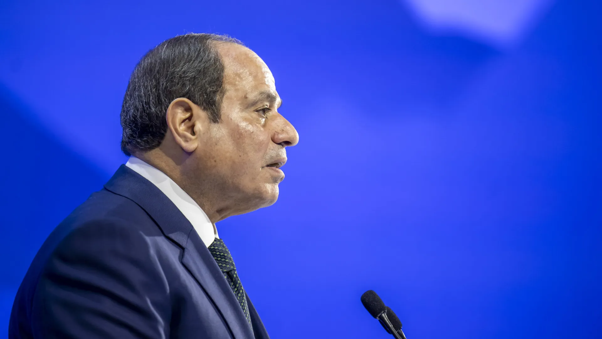 Petróleo pode chegar aos 200 dólares, alerta presidente egípcio