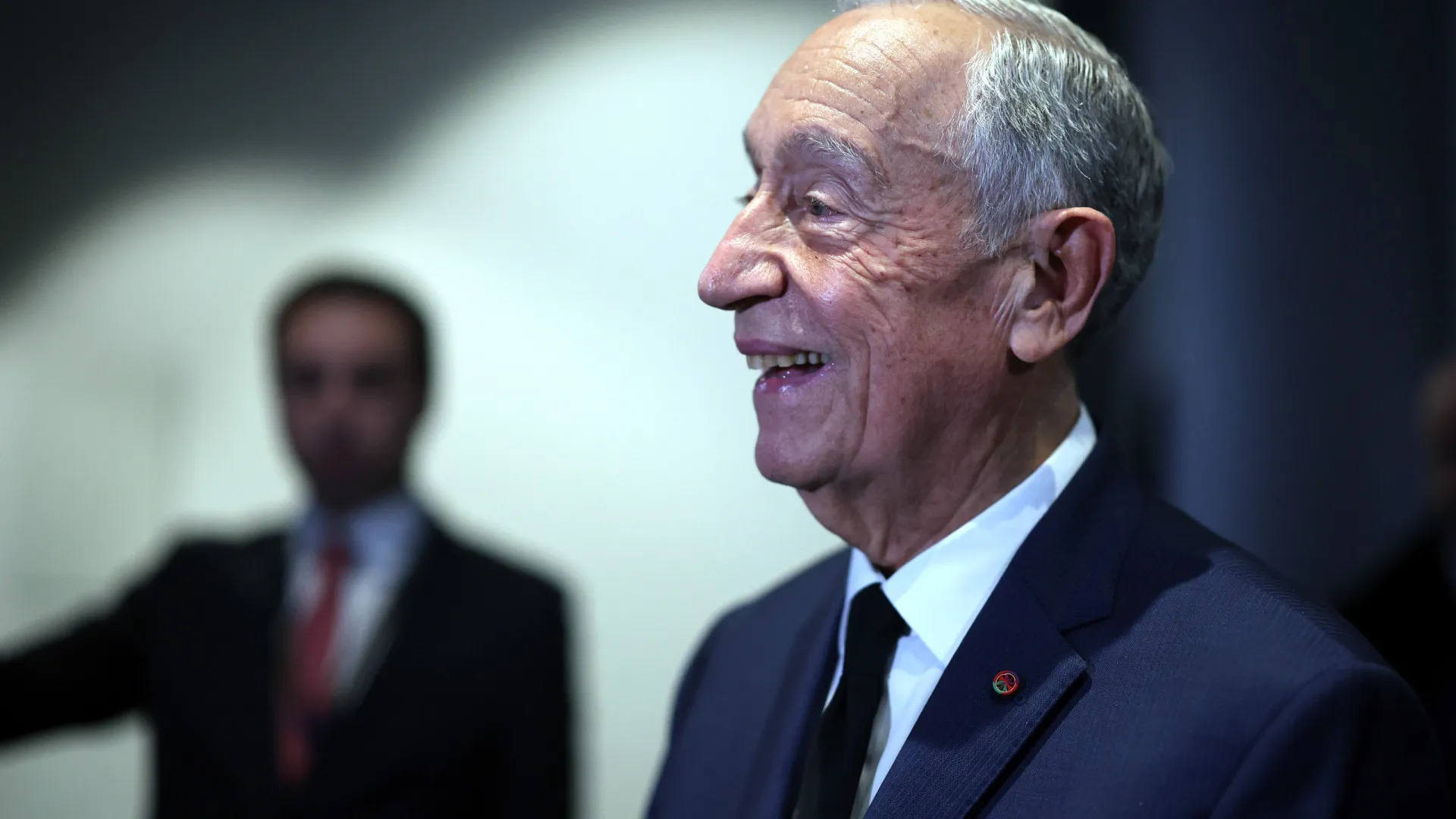 
                    Marcelo despede-se com aviso aos jovens: UE não é 