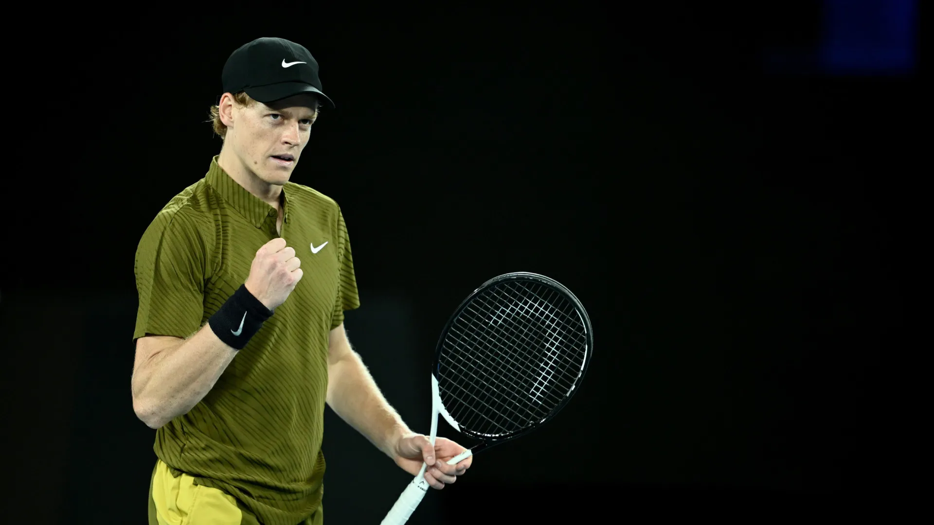 
                    Sinner vence com dificuldades Spizzirri e segue no Open da Austrália
                