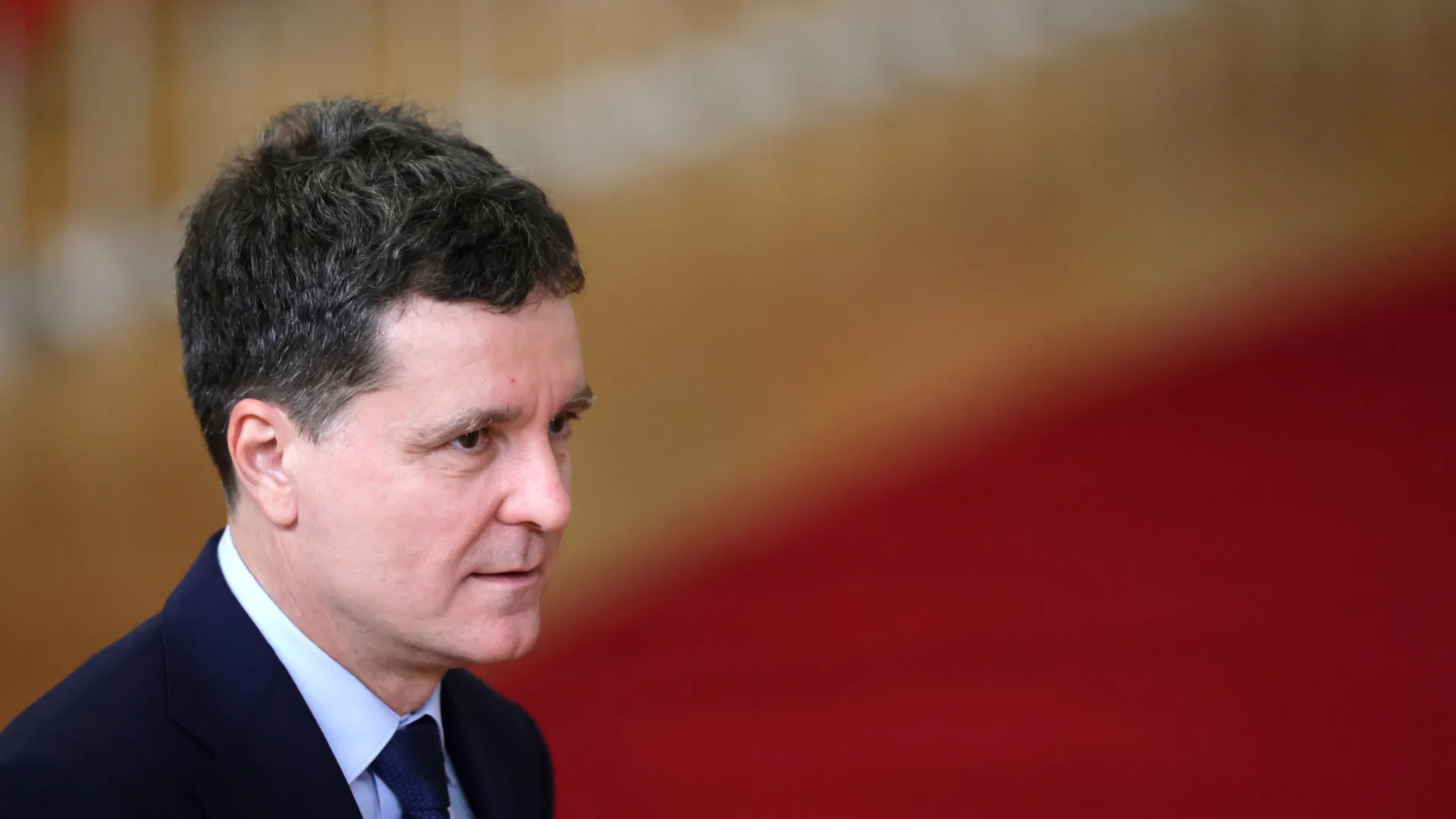 
                    Presidente romeno diz que recebeu convite para 