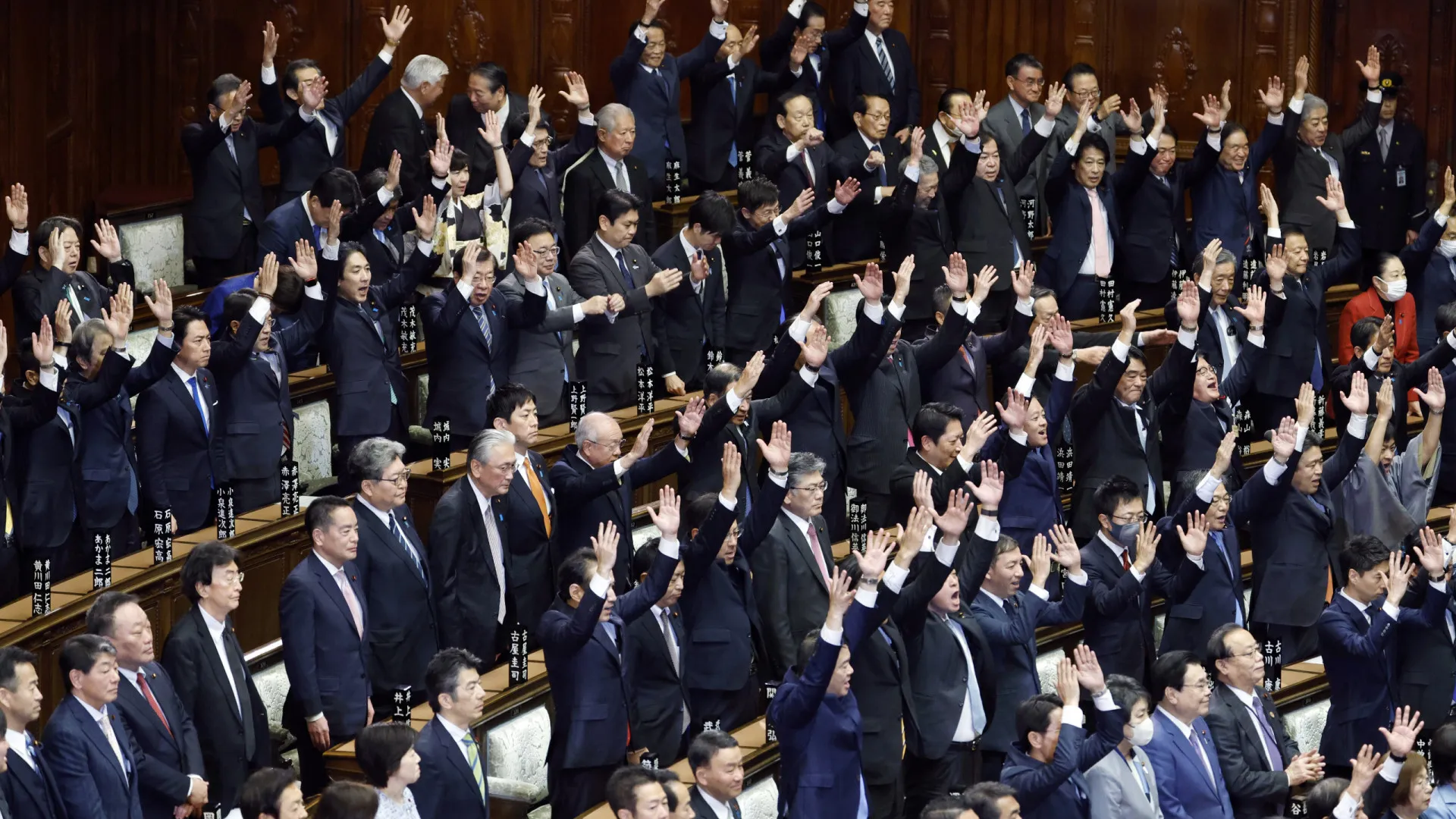 
                    Sanae Takaichi dissolve Parlamento japonês e convoca eleições
                