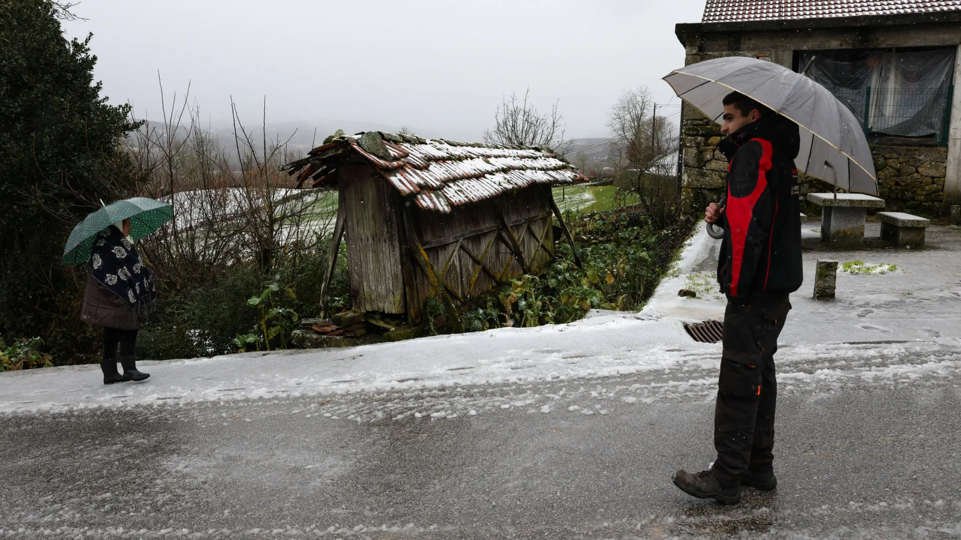 
                    Mau tempo. Alunos de zonas serranas de Arouca em casa para evitar riscos
                