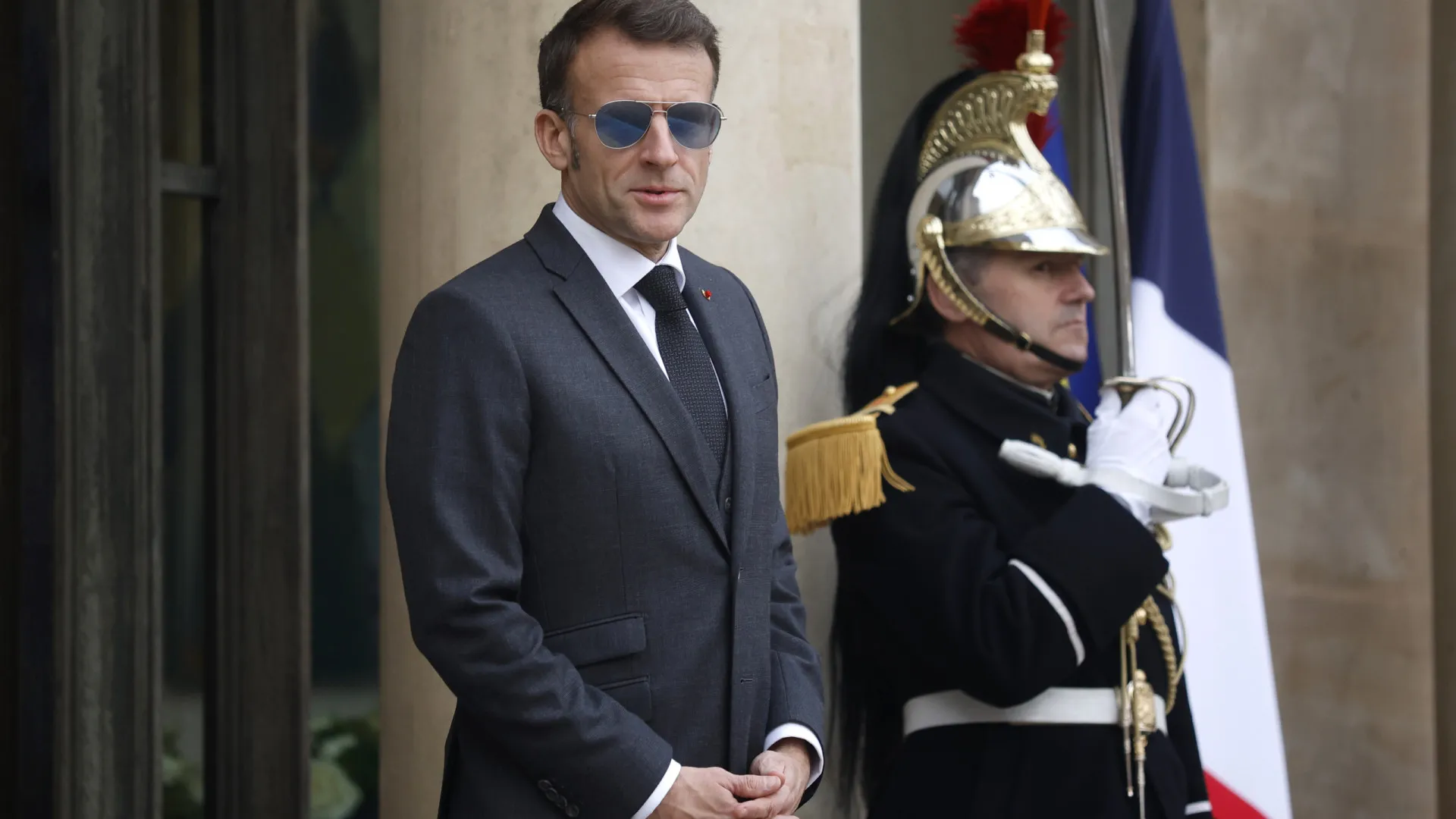 
                    Macron grato a tropas francesas após declarações 