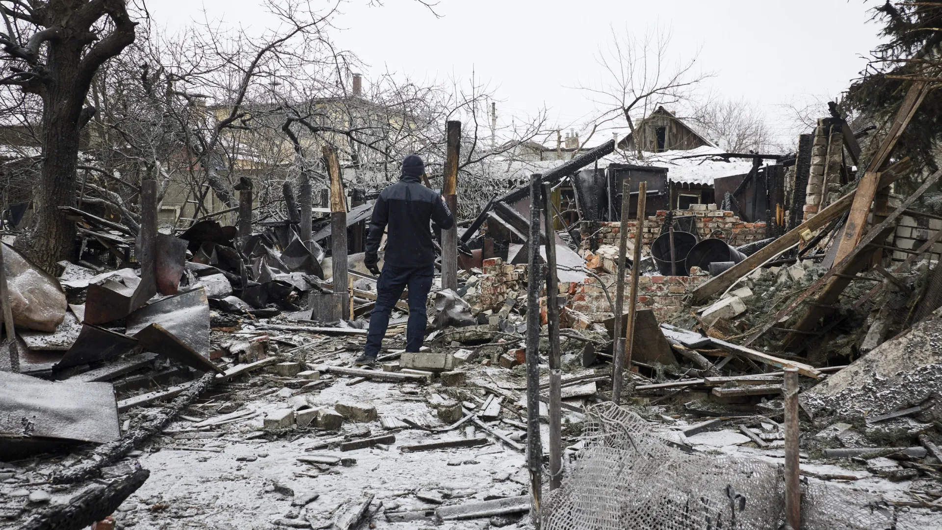 
                    Ucrânia: Ataques russos diminuem em janeiro mas agravam crise energética
                