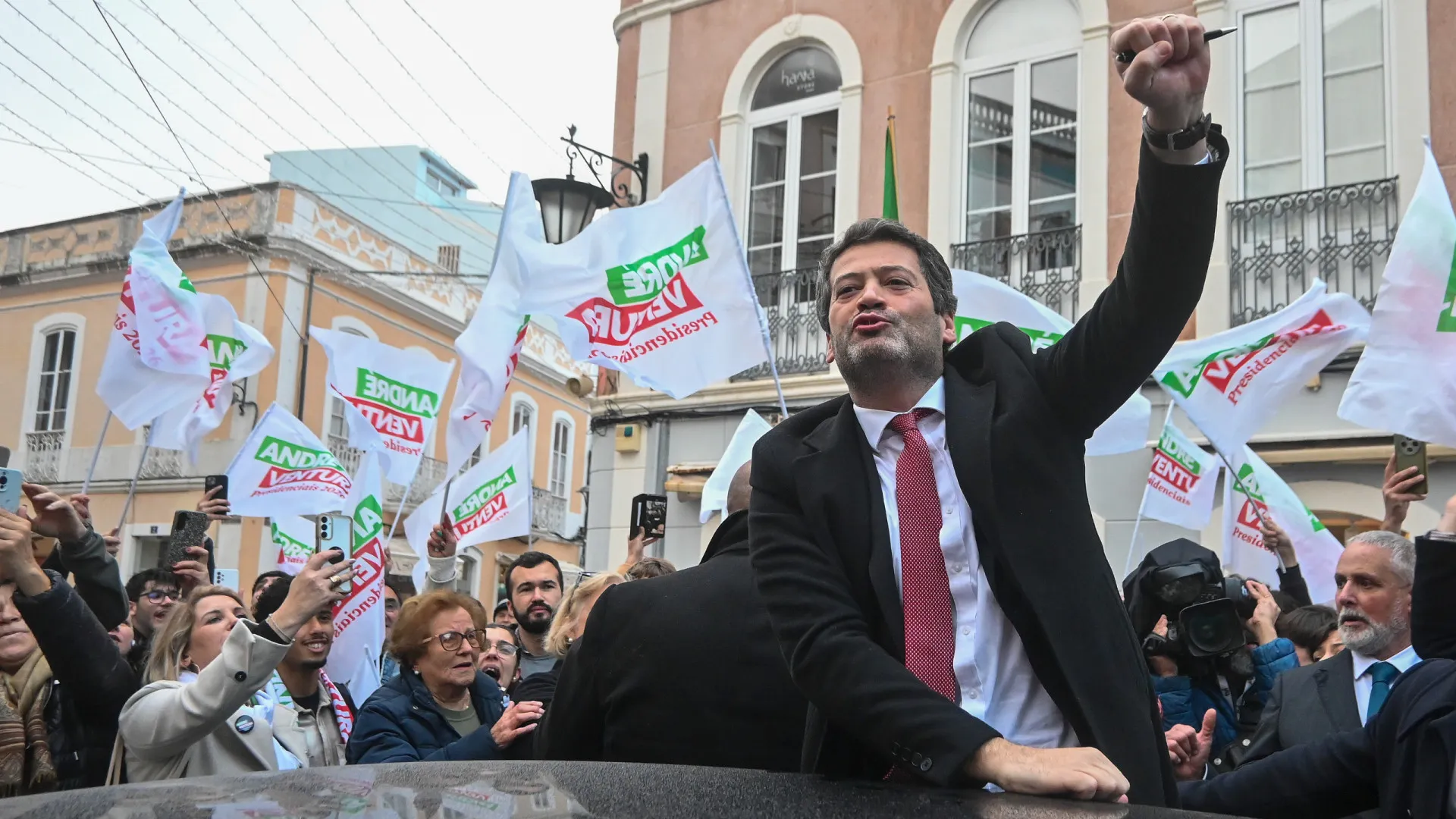 
                    Ventura desafia Seguro a responder: 