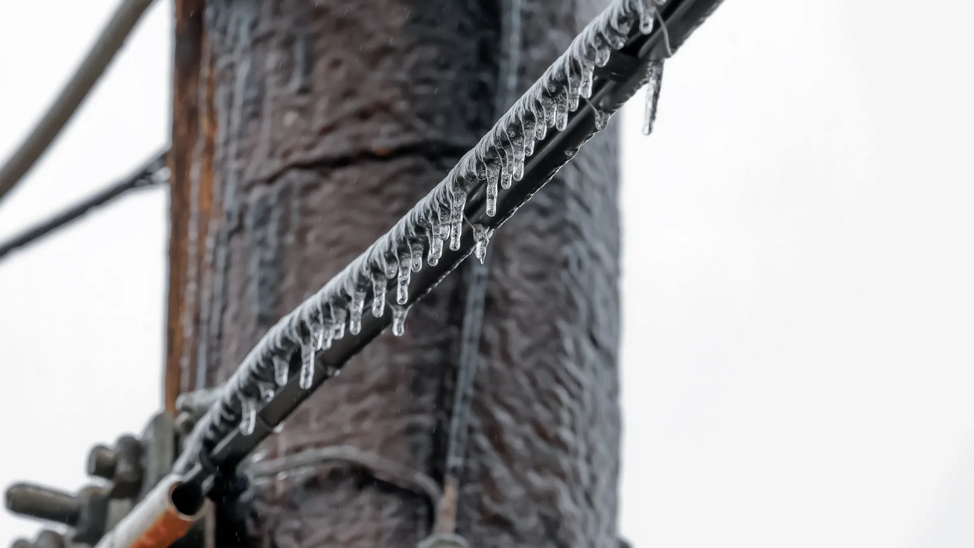 
                    Mais de 230 mil pessoas sem eletricidade nos EUA (com frio extremo)
                