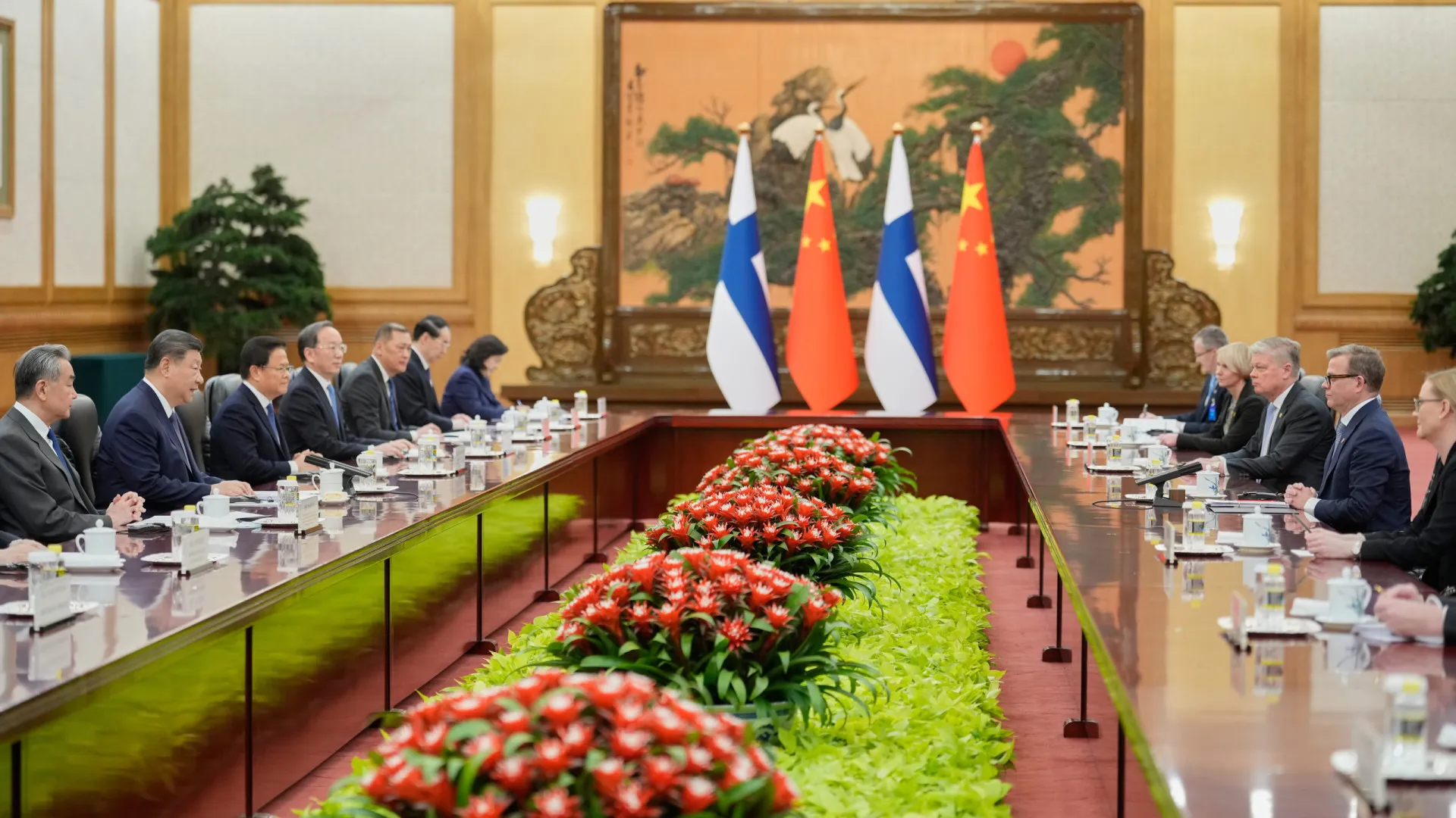 
                    Xi Jinping reafirma apoio à ONU na sombra do Conselho da Paz de Trump
                