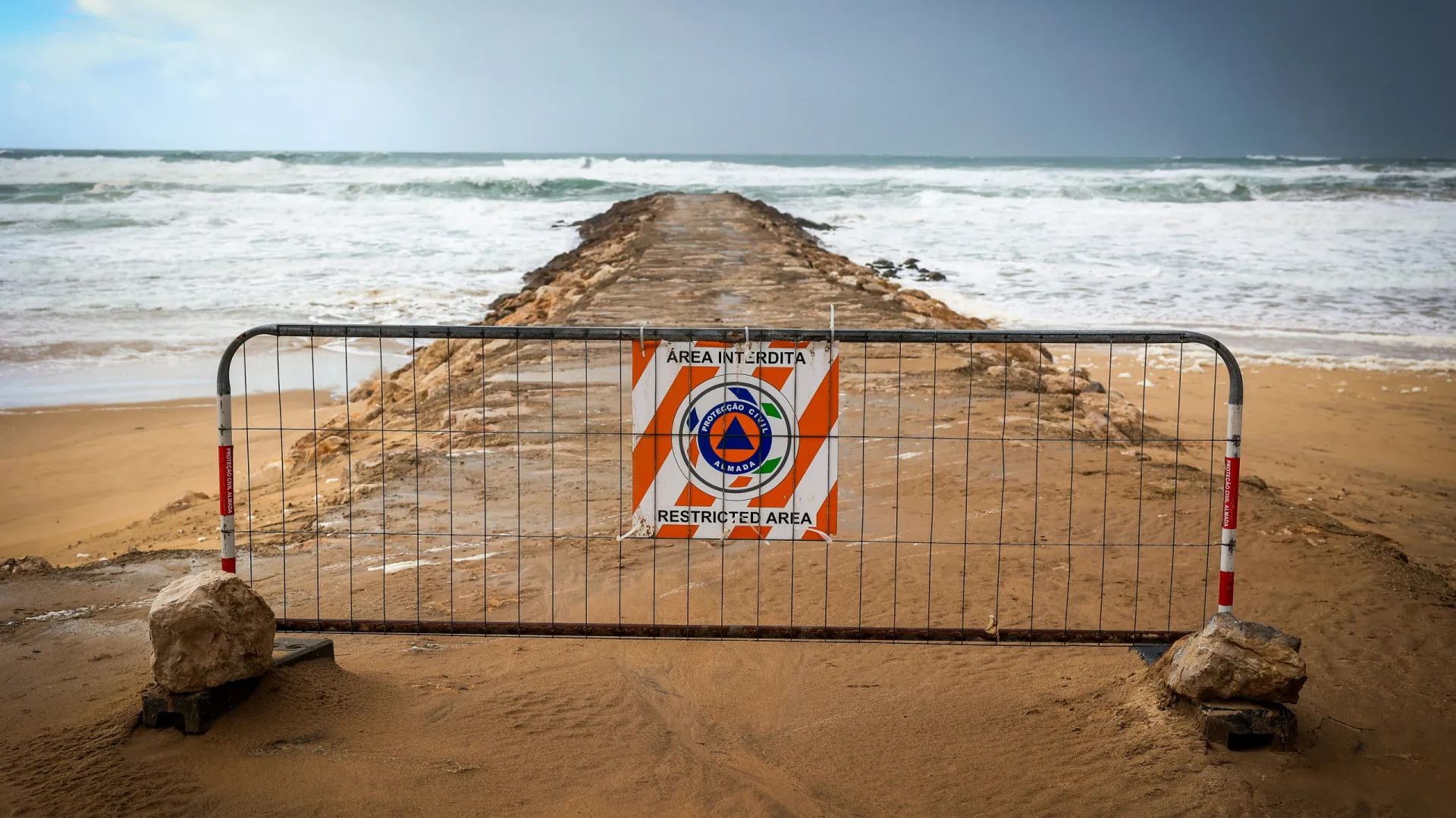 
                    Estado de prontidão elevado para nível máximo entre Viana e Setúbal
                