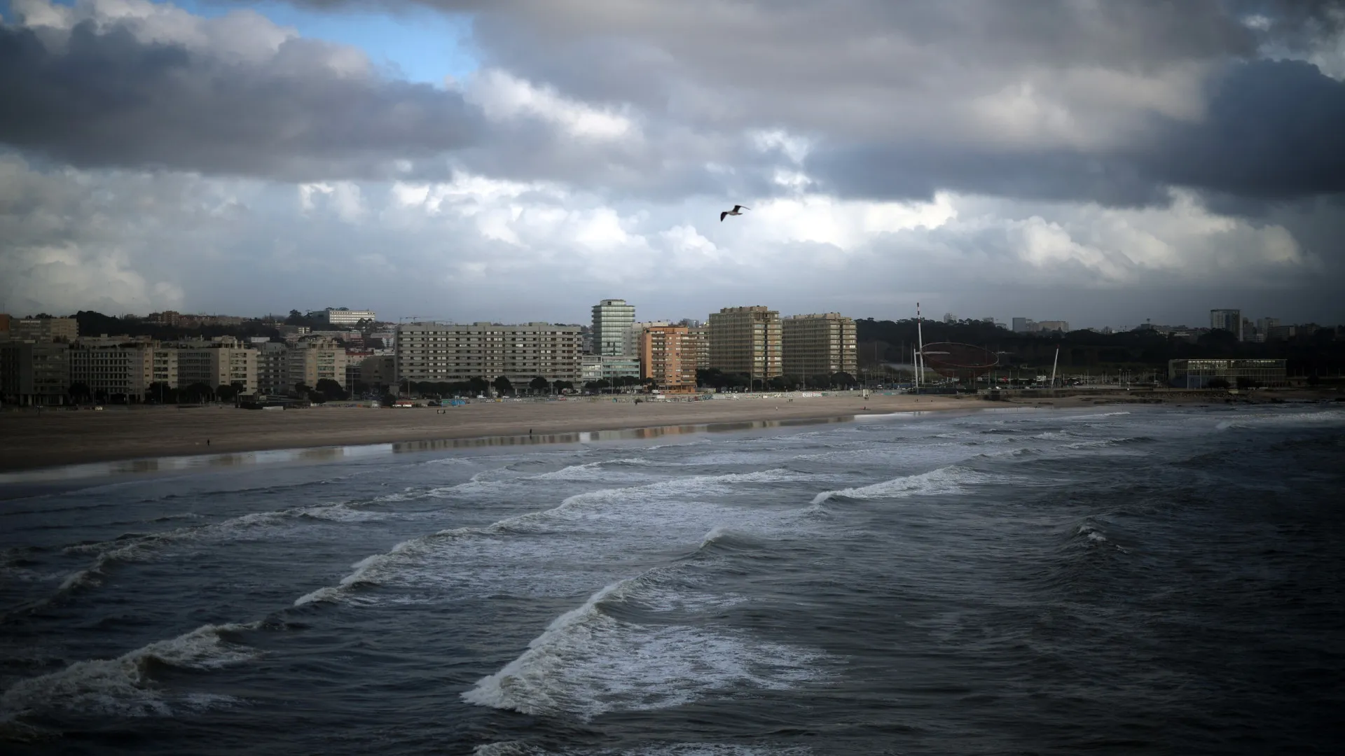 
                    Matosinhos, Porto e Gaia vão gerir ribeirinhas, concessões e marinas
                