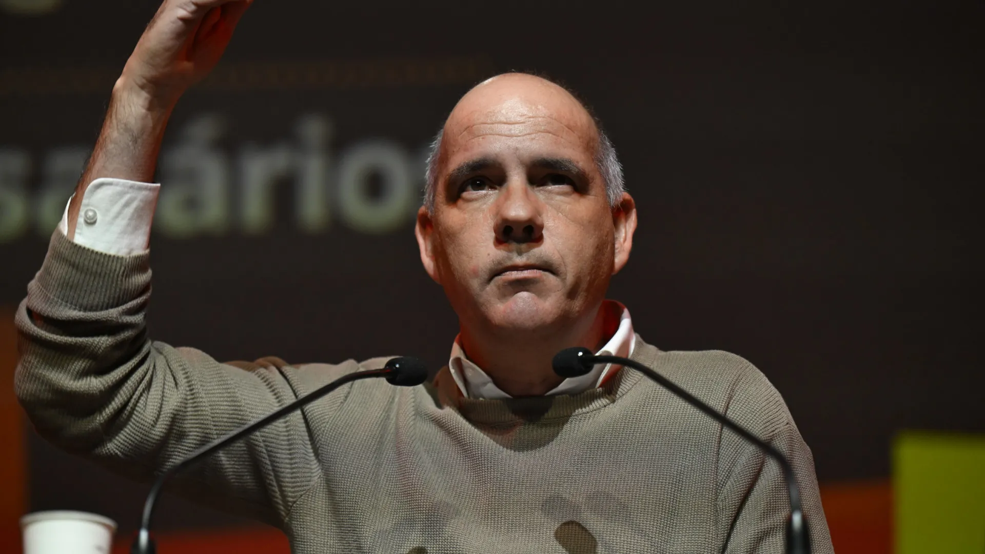 
                    Paulo Raimundo exige mais profissionais para o Serviço Nacional de Saúde
                