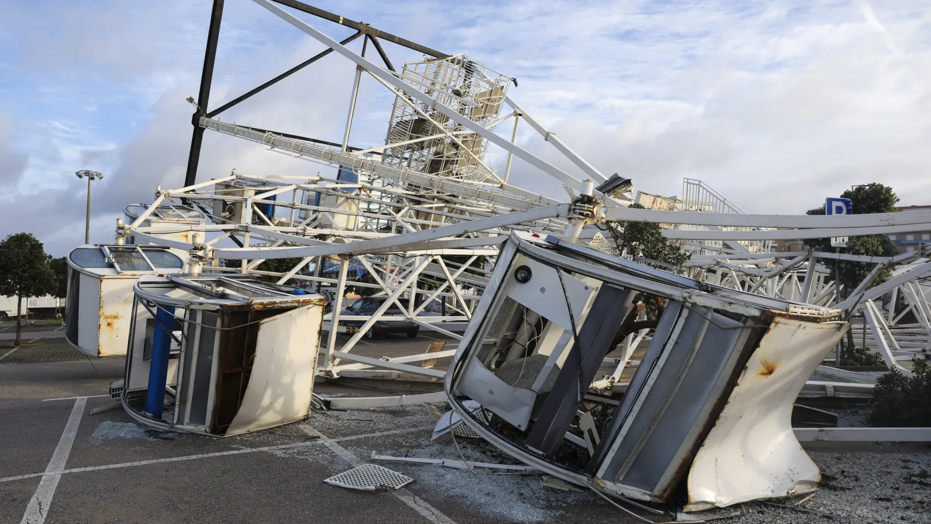 
                    Cerca de 2.600 ocorrências no continente devido à depressão Kristin
                