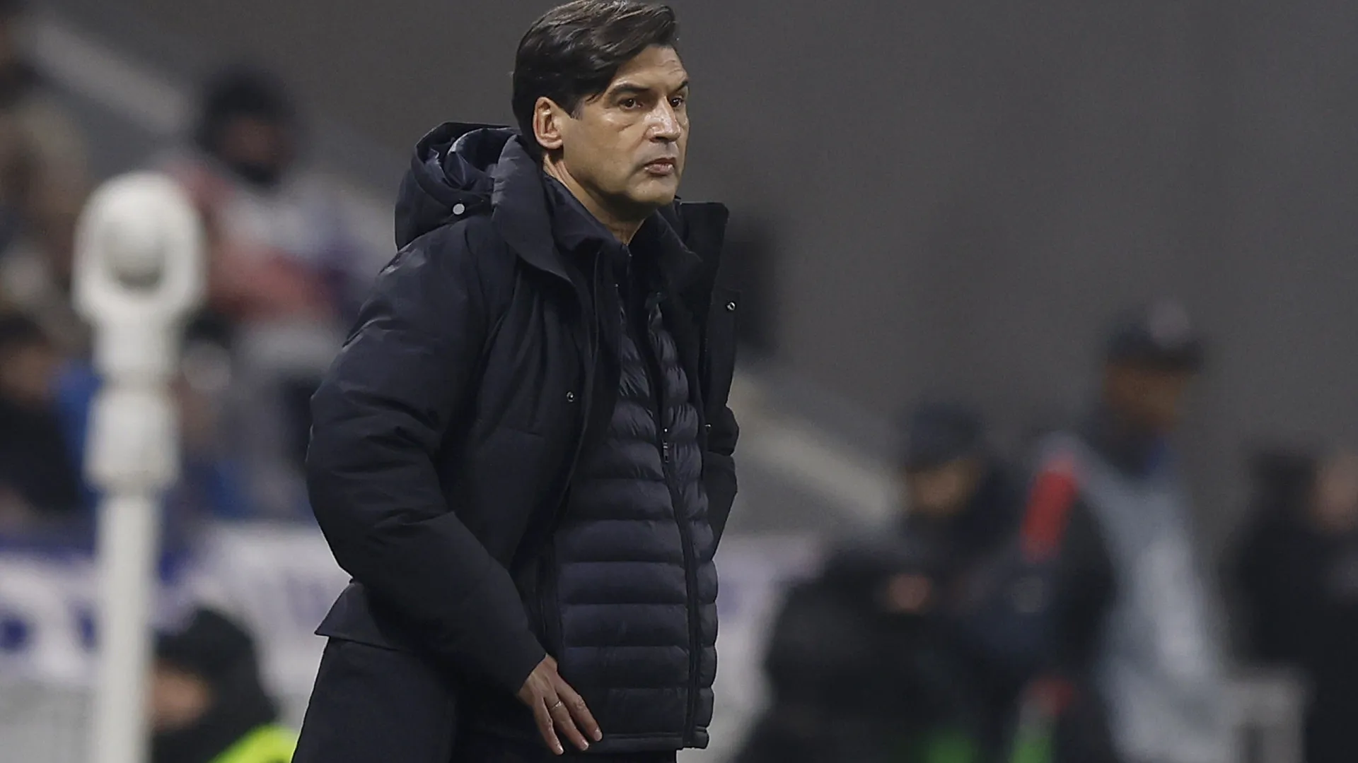 
                    Lyon vence pela sexta vez seguida e sobe a terceiro em França
                