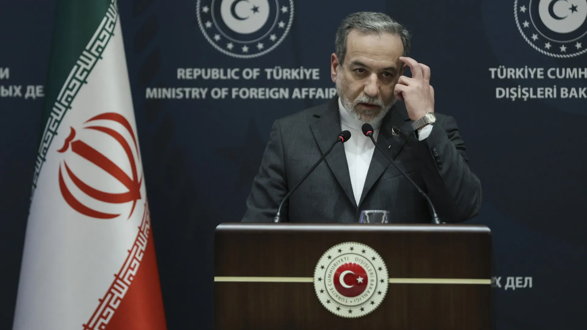 
                    Irão admite negociações sobre nuclear com Washington
                