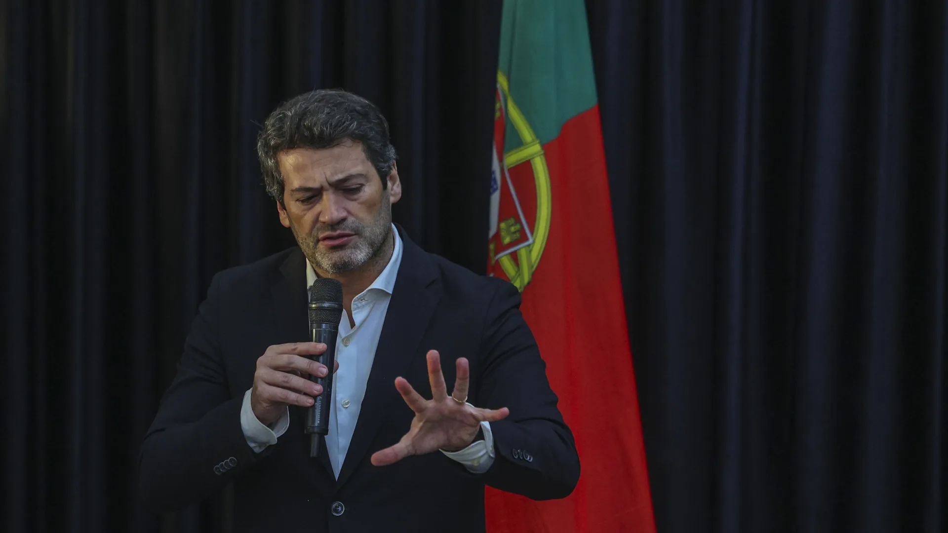 Ventura diz que medidas anunciadas pelo Governo são "mais ou menos remendos"