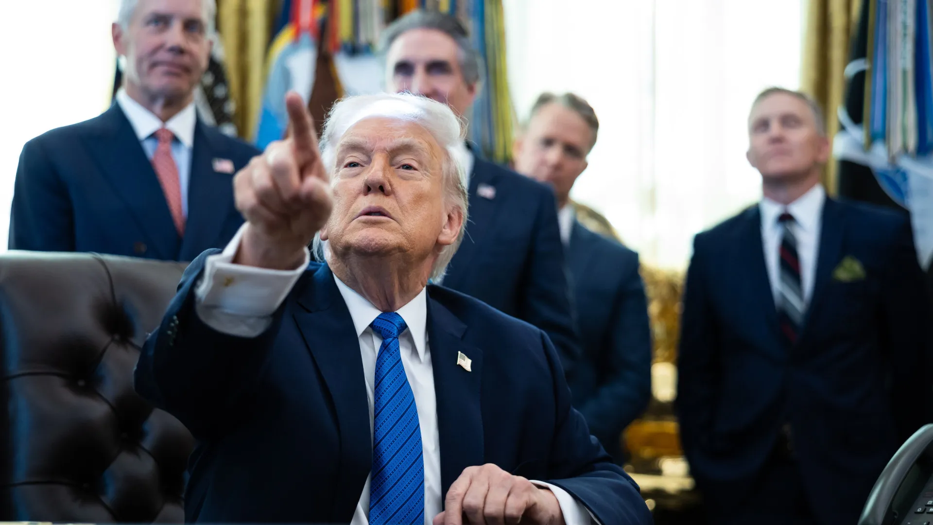 
                    Trump diz ser favorável a investimentos petrolíferos da China na Venezuela
                