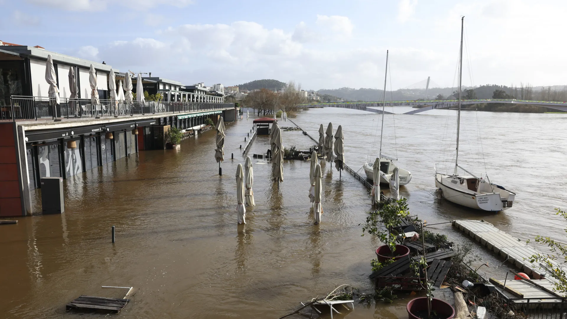 
                    Cheias? Proteção Civil de Coimbra apela à população para se preparar
                
