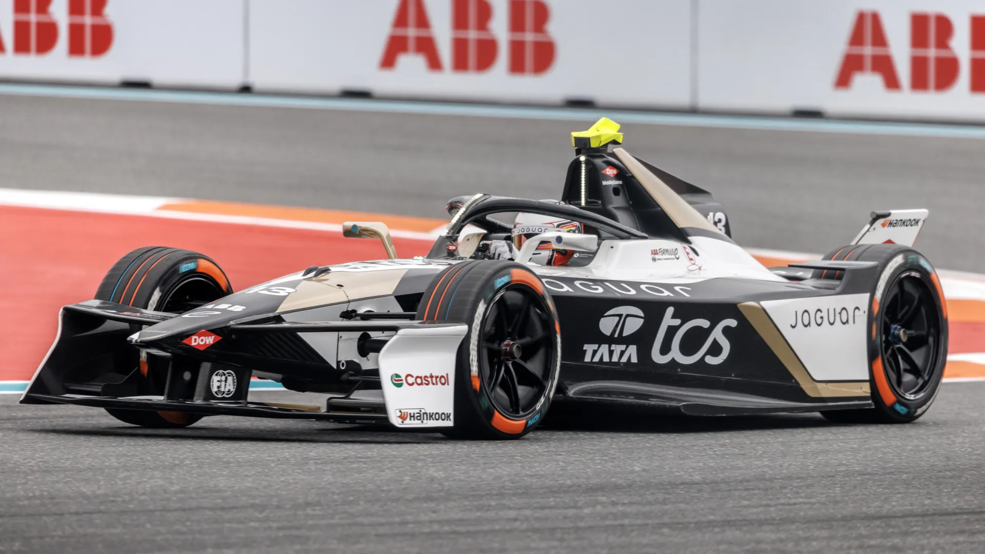 
                    Félix da Costa foi quinto classificado no E-Prix de Jeddah de Fórmula E
                