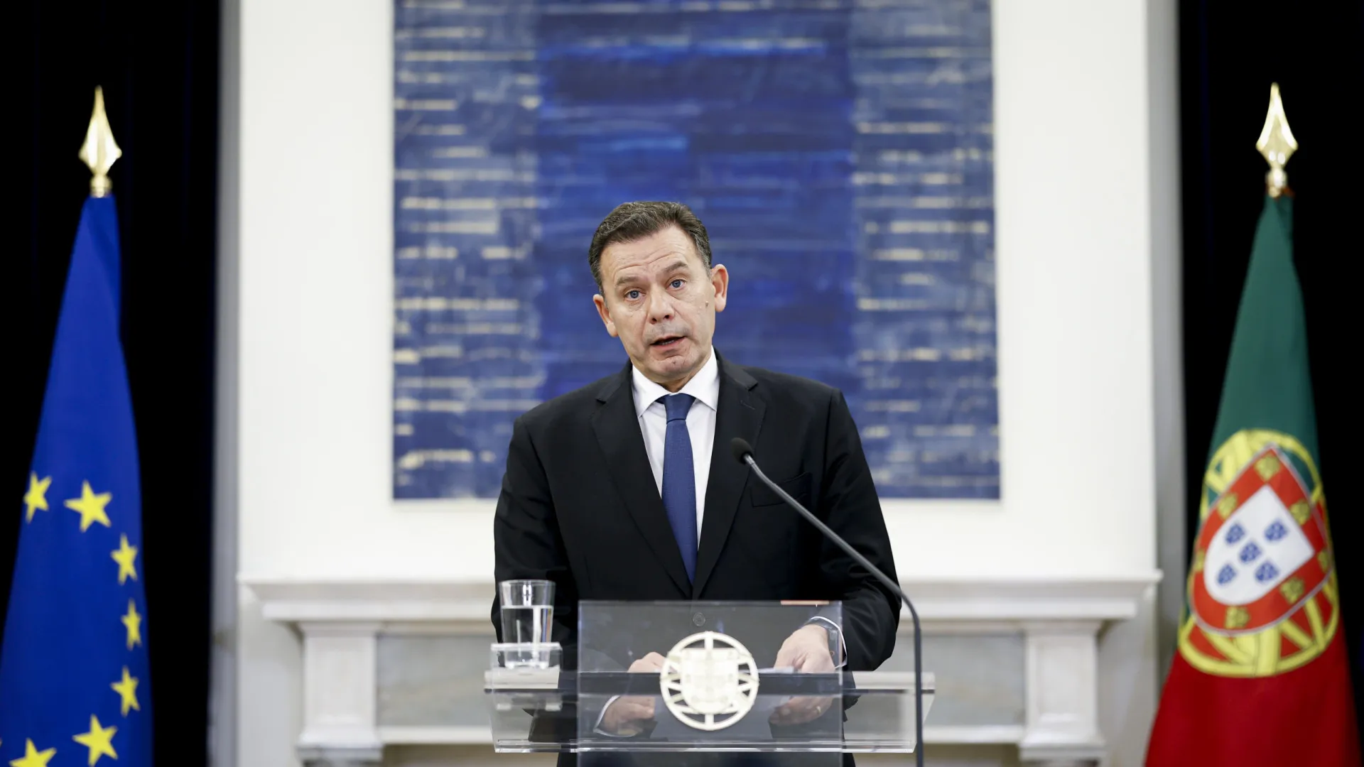 
                    Governo apoia reconstrução de casas até 10.000 euros (sem documentação)
                