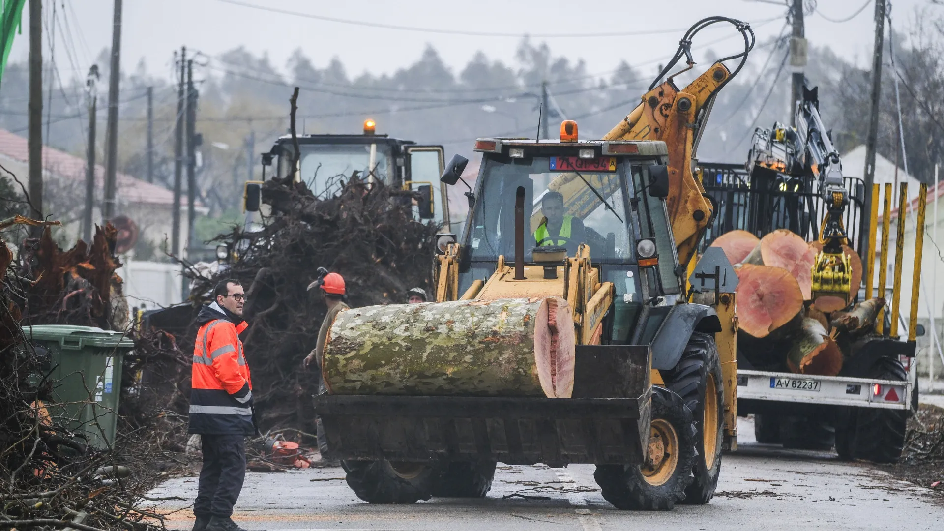
                    Marinha Grande apela a cedência de plataformas elevatórias com manobrador
                