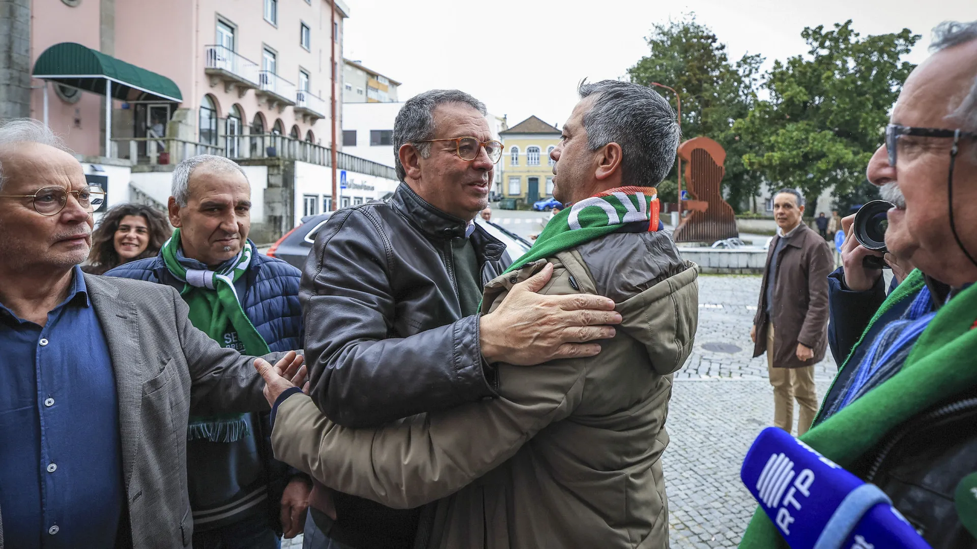 
                    Seguro diz que medidas do Governo 