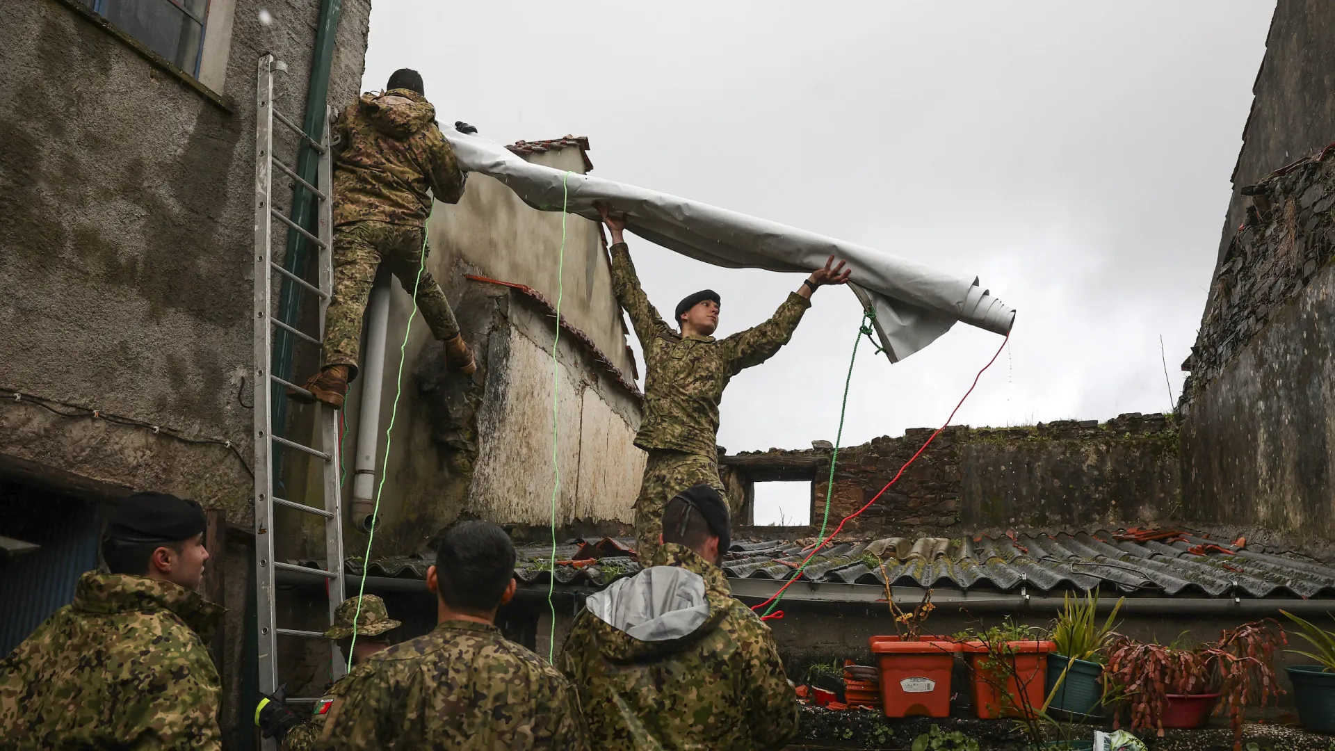 
                    Chega quer audição urgente de Nuno Melo sobre envio de militares 
                