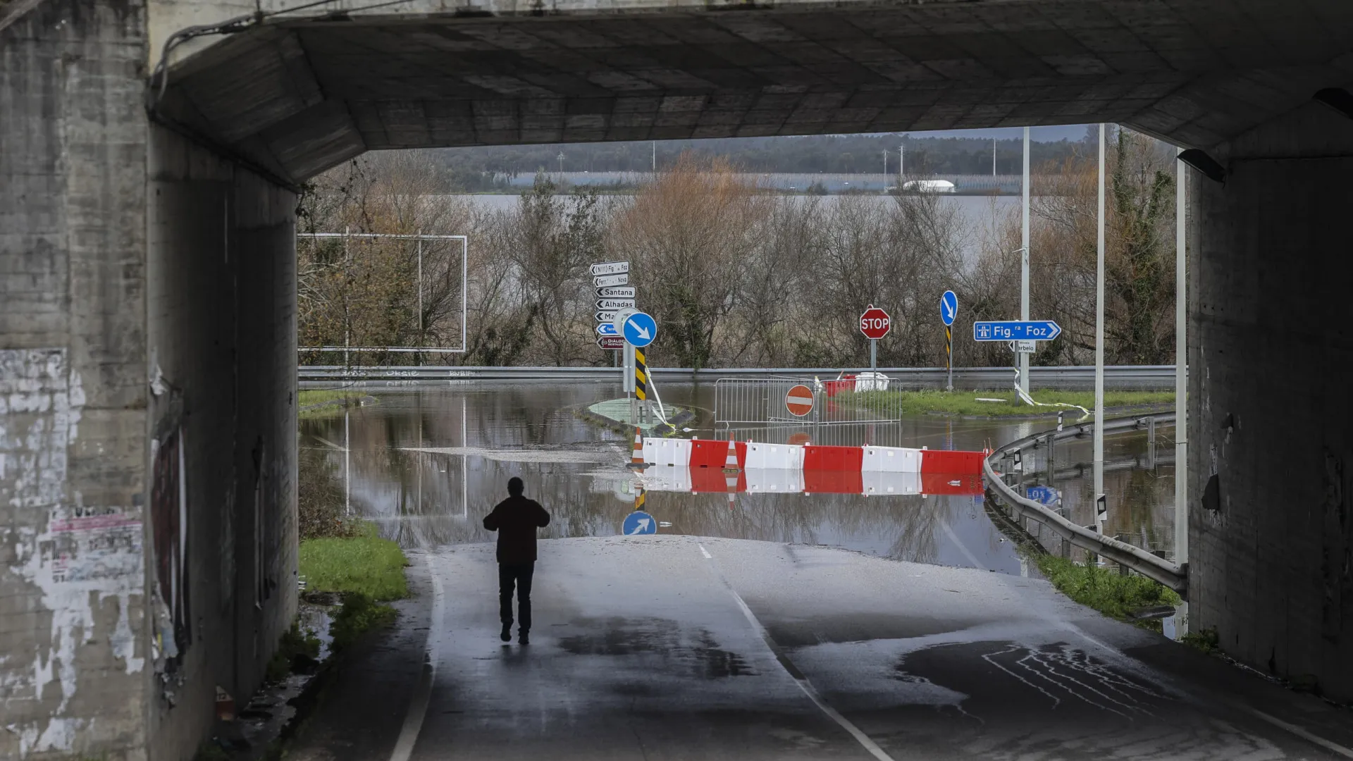 
                    Troço da A14 na Figueira da Foz sem previsão de reabertura
                