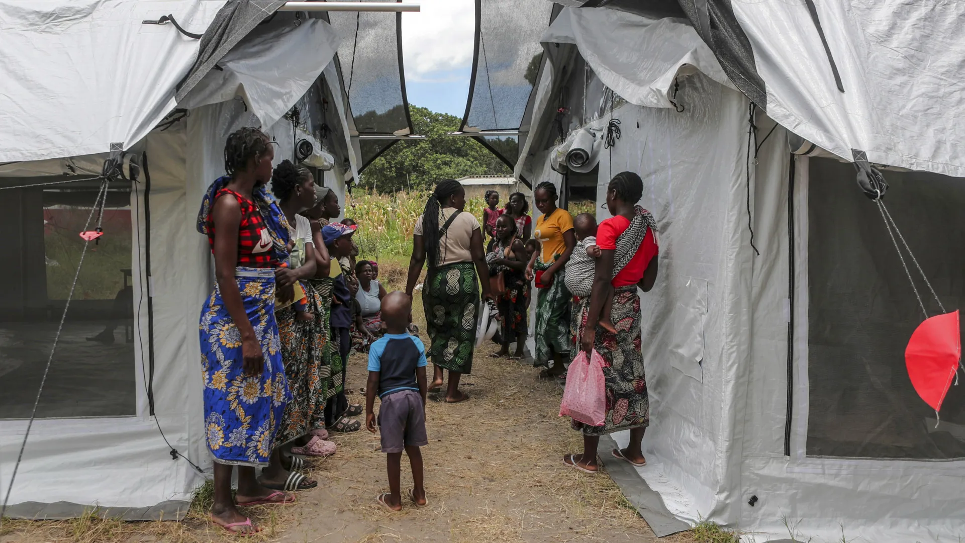 
                    Mais de 75 mil pessoas abrigadas devido às cheias em Moçambique
                