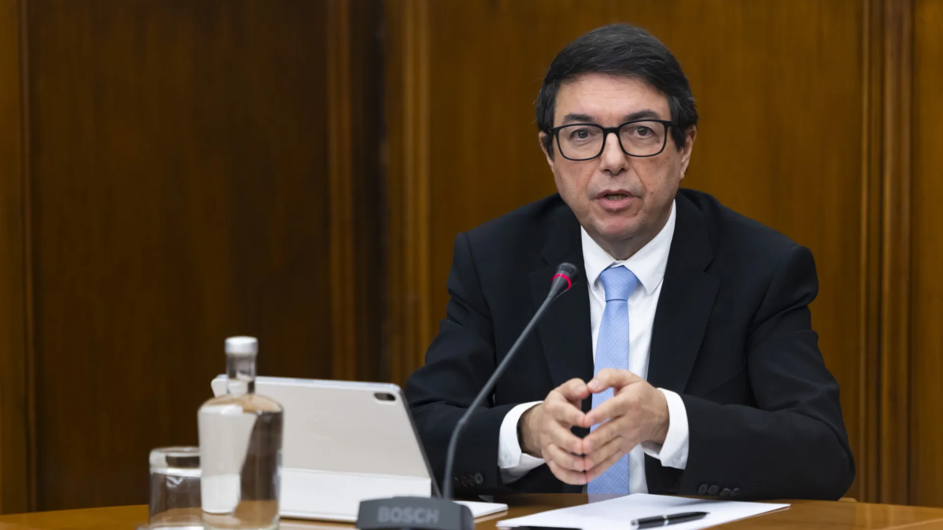 PS pede audição urgente de diretor do SNS sobre atividade em 2026