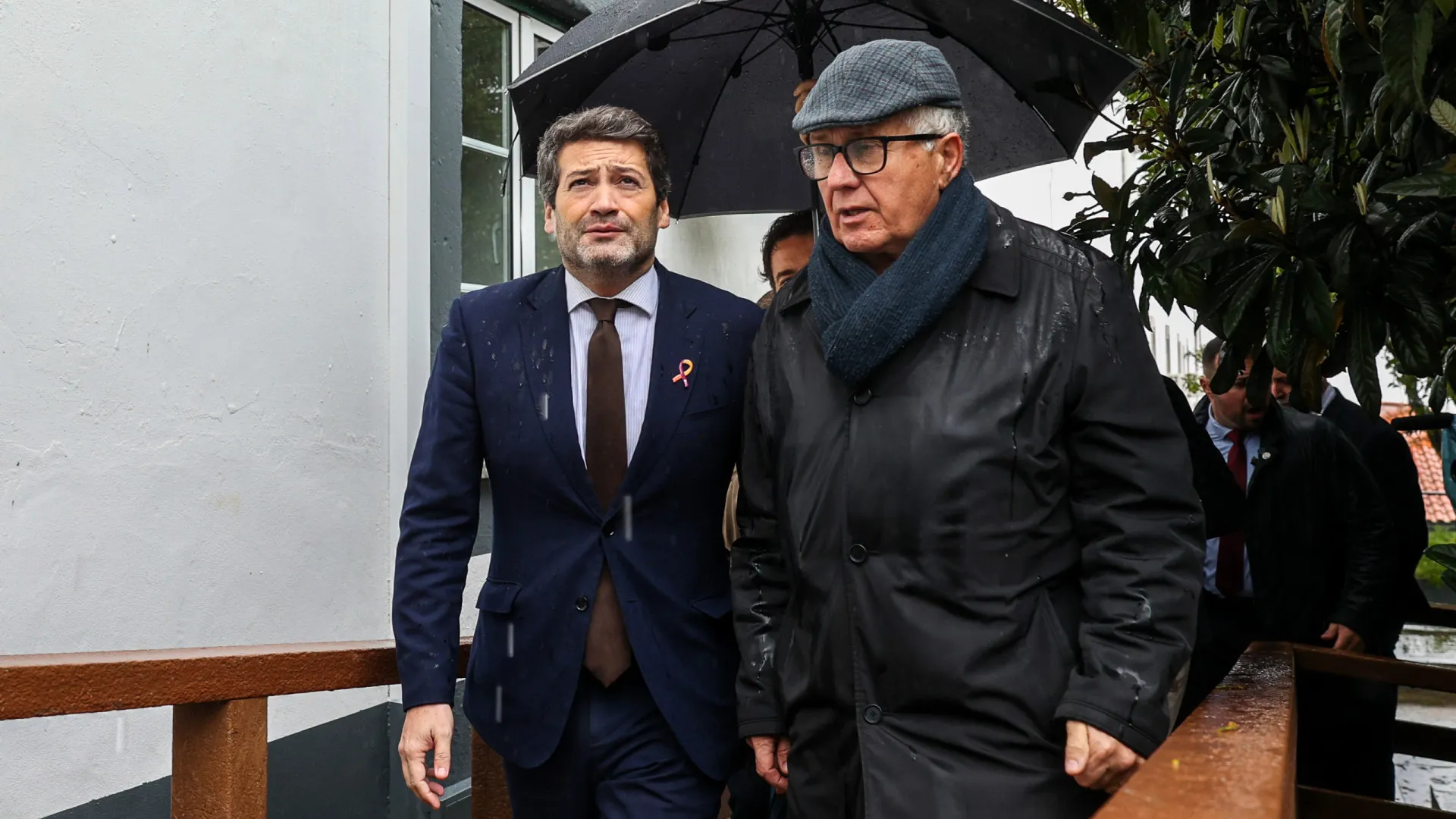 
                    André Ventura diz que país parece que está 