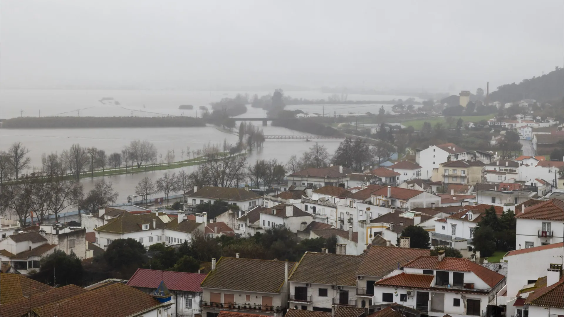 
                    Proteção Civil alerta para impacto de descargas espanholas na Lezíria do Tejo
                