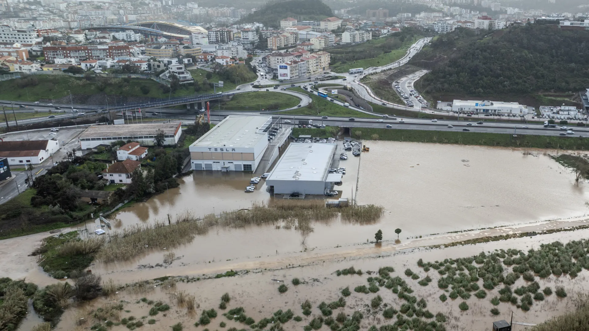 
                    CIM de Leiria assume custos para manter isenção de portagens na região
                