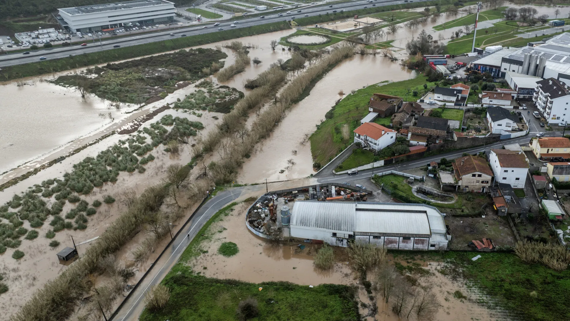 
                    Uma das 20 freguesias do concelho de Leiria adia votação para eleições
                