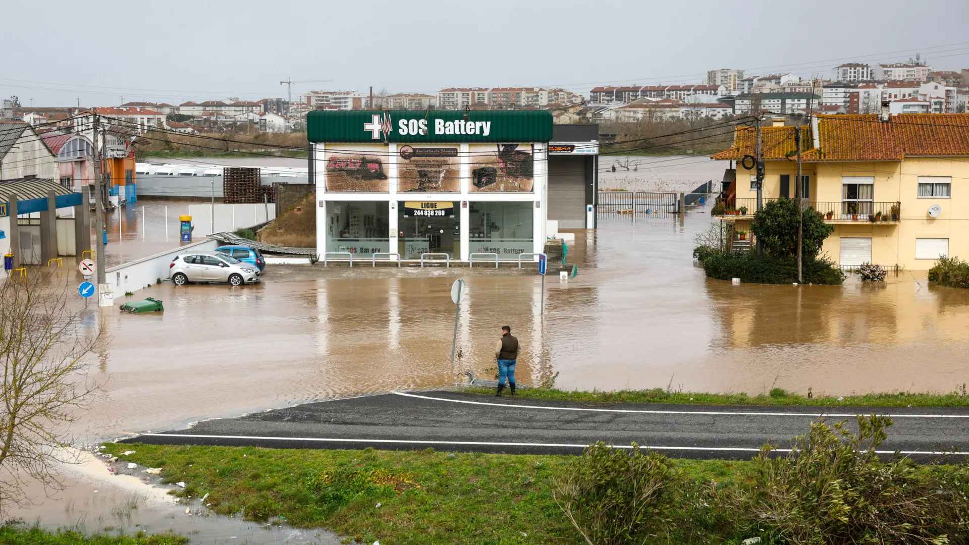 
                    CIM da Região de Leiria pede à E-Redes reforço urgente de meios
                