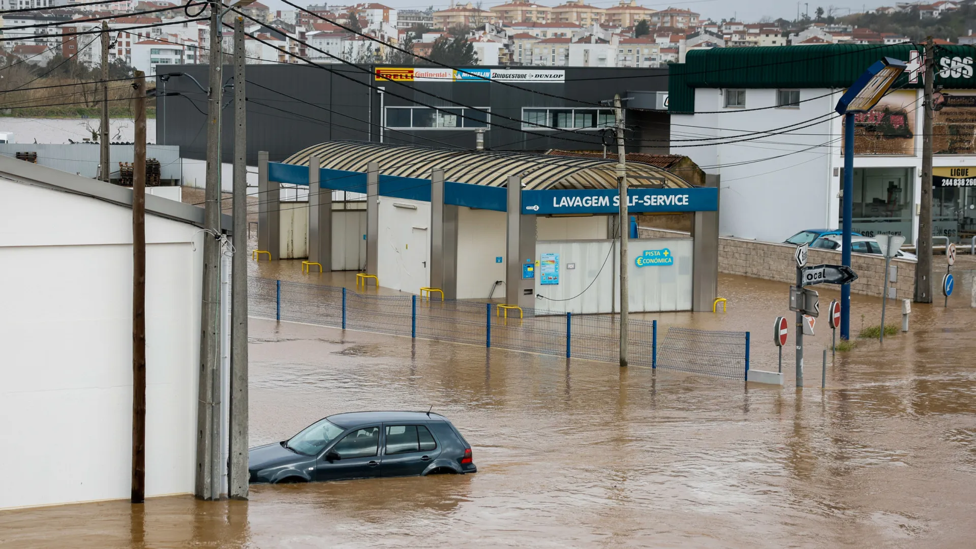 
                    CIM diz que prejuízos em Leiria devem superar mil milhões de euros
                