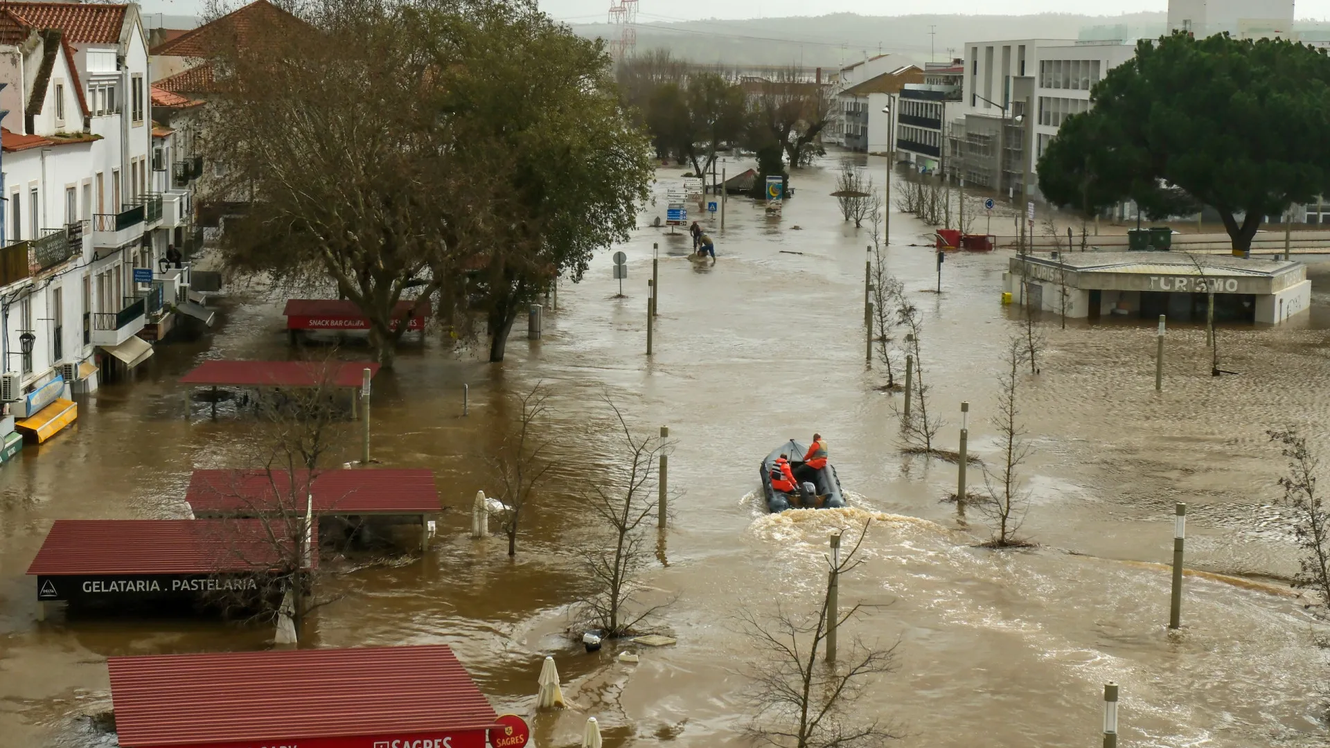 
                    Ativado Plano Distrital de Emergência de Proteção Civil de Setúbal
                