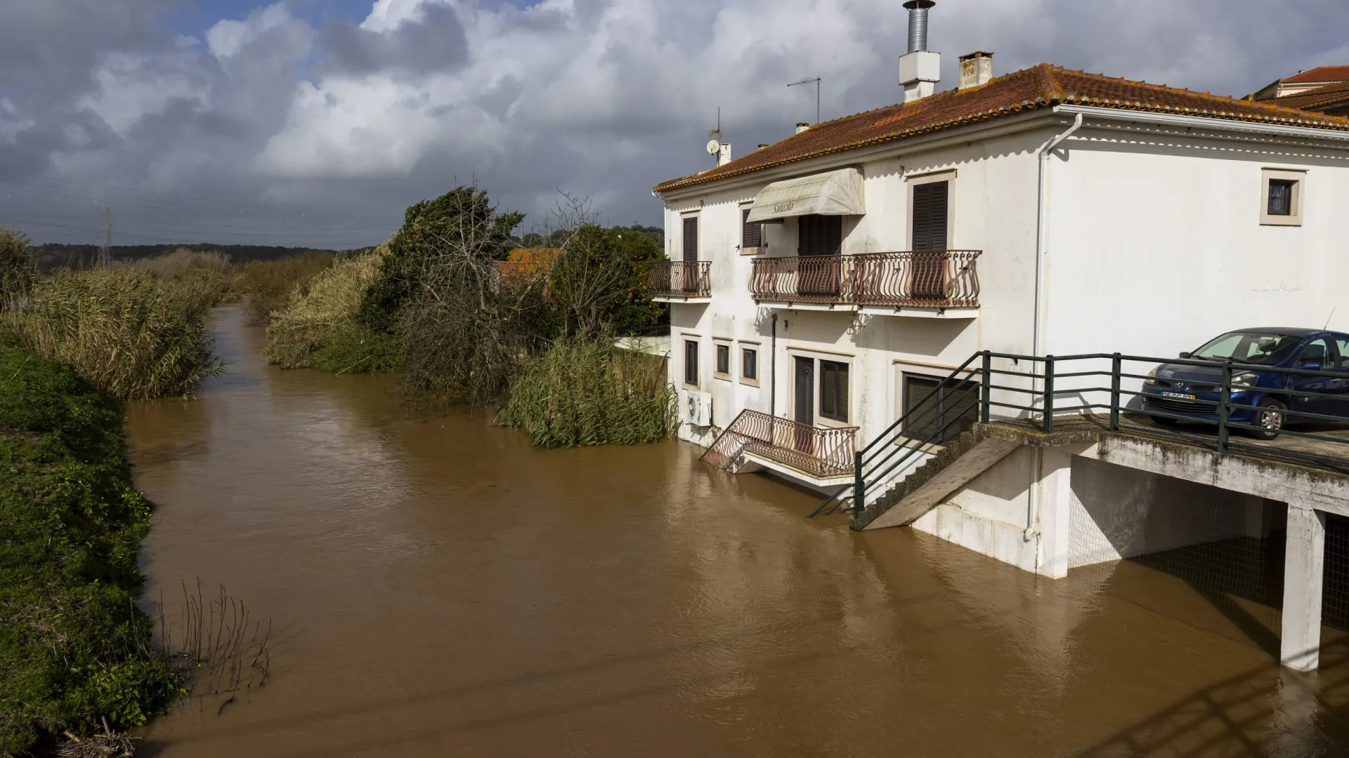Região do Oeste com 92 desalojados e 198 deslocados
