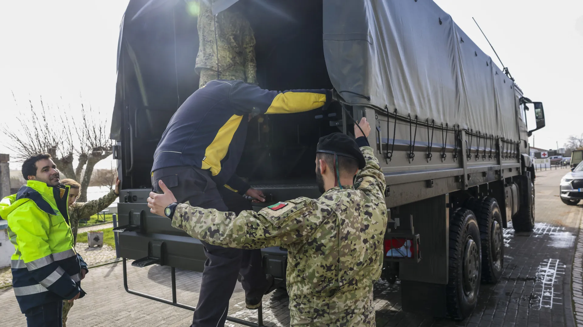 
                    Mais de meio milhar de militares do Exército com populações em Santarém
                
