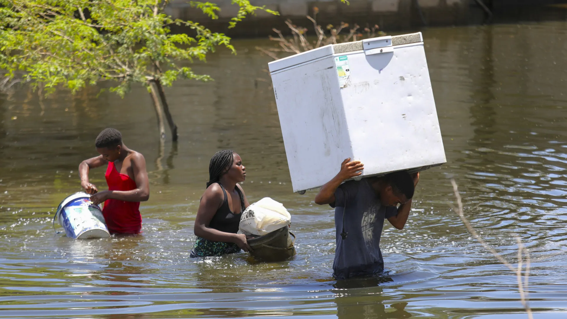 
                    Quatro países europeus apoiam vítimas das cheias em Moçambique
                