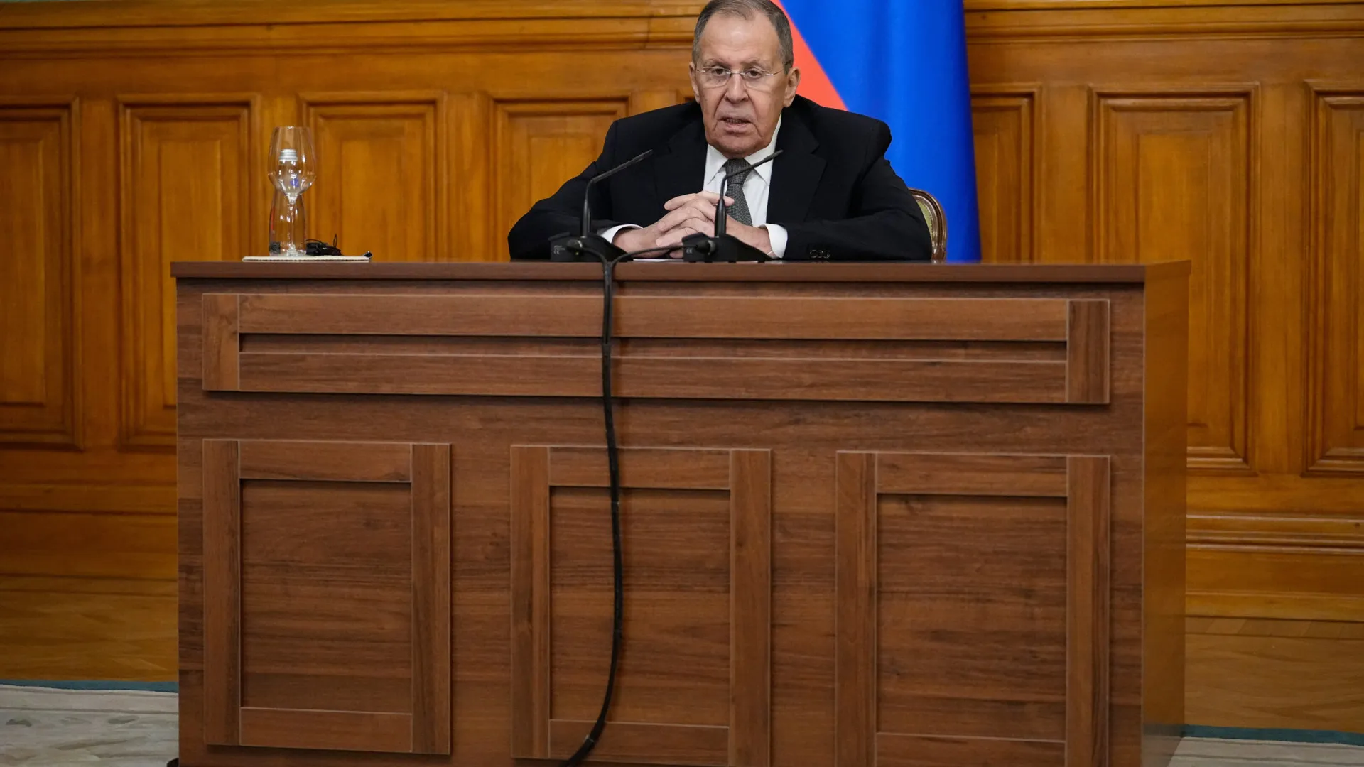 
                    Rússia avisa para vazio sobre desarmamento nuclear com fim de tratado com EUA
                