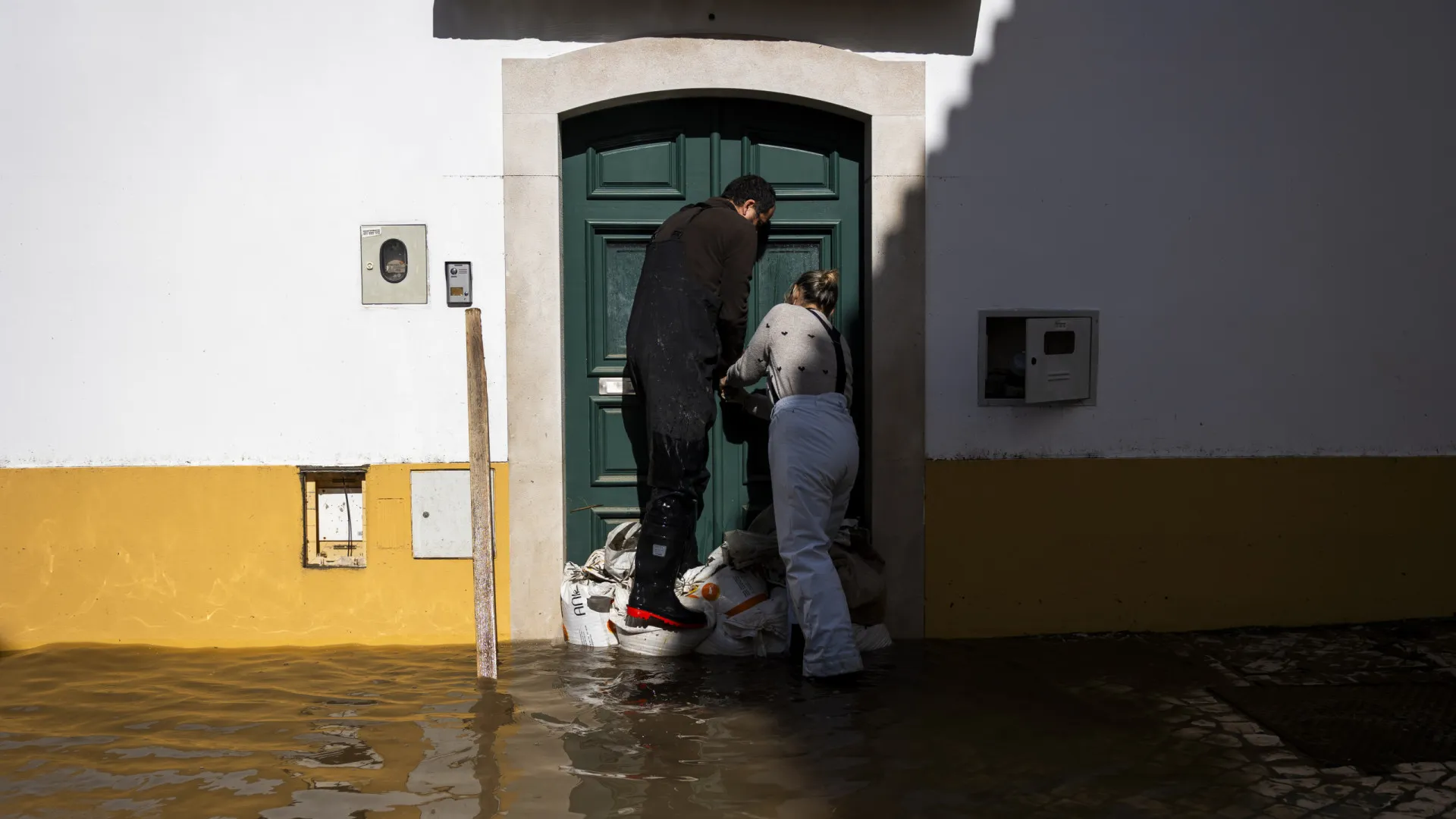 
                    Governo do Brasil lamenta mortes causadas por tempestades em Portugal
                