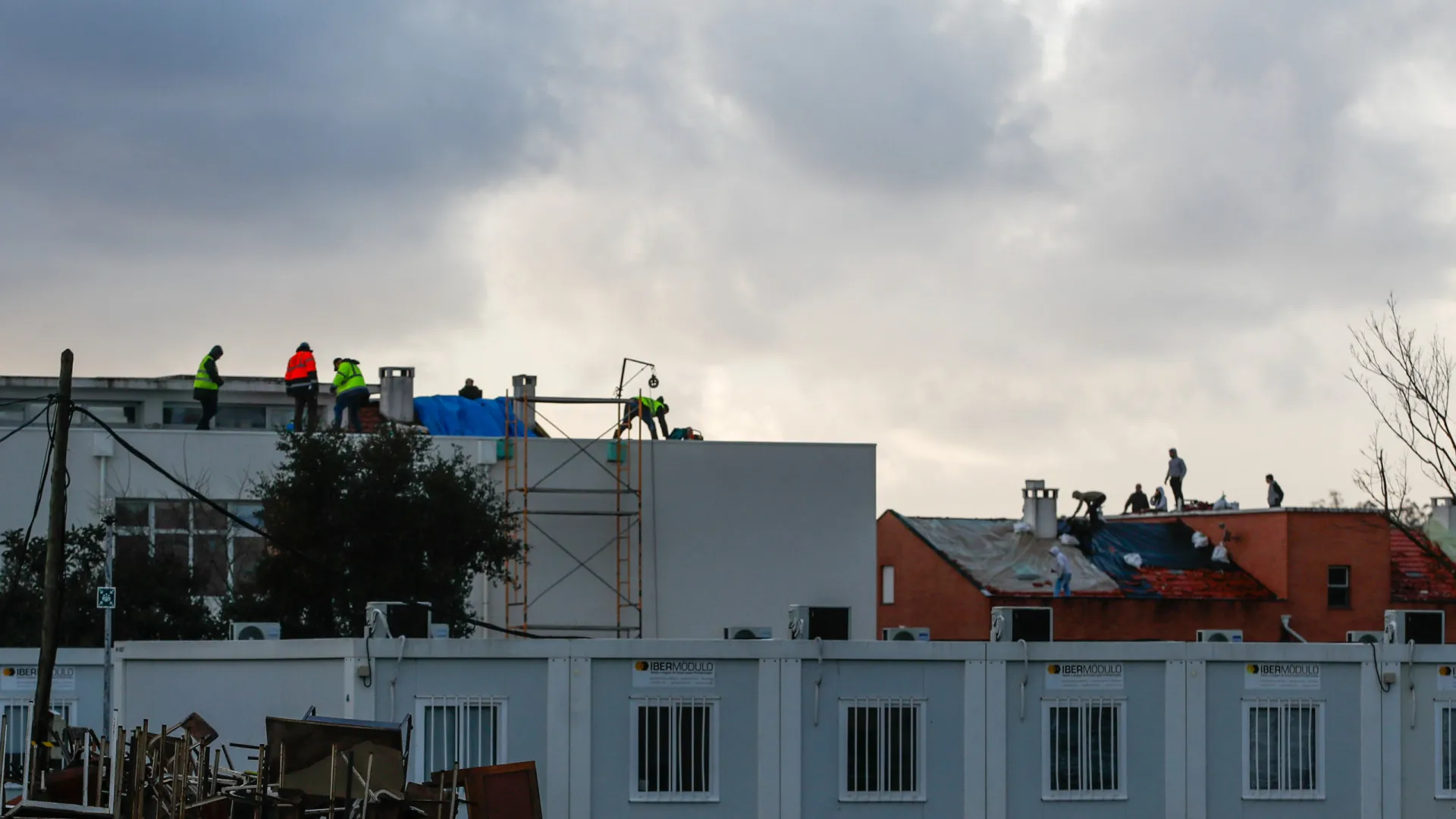 
                    Em Monte Real e Carvide, choram-se os mortos e contam-se as telhas
                