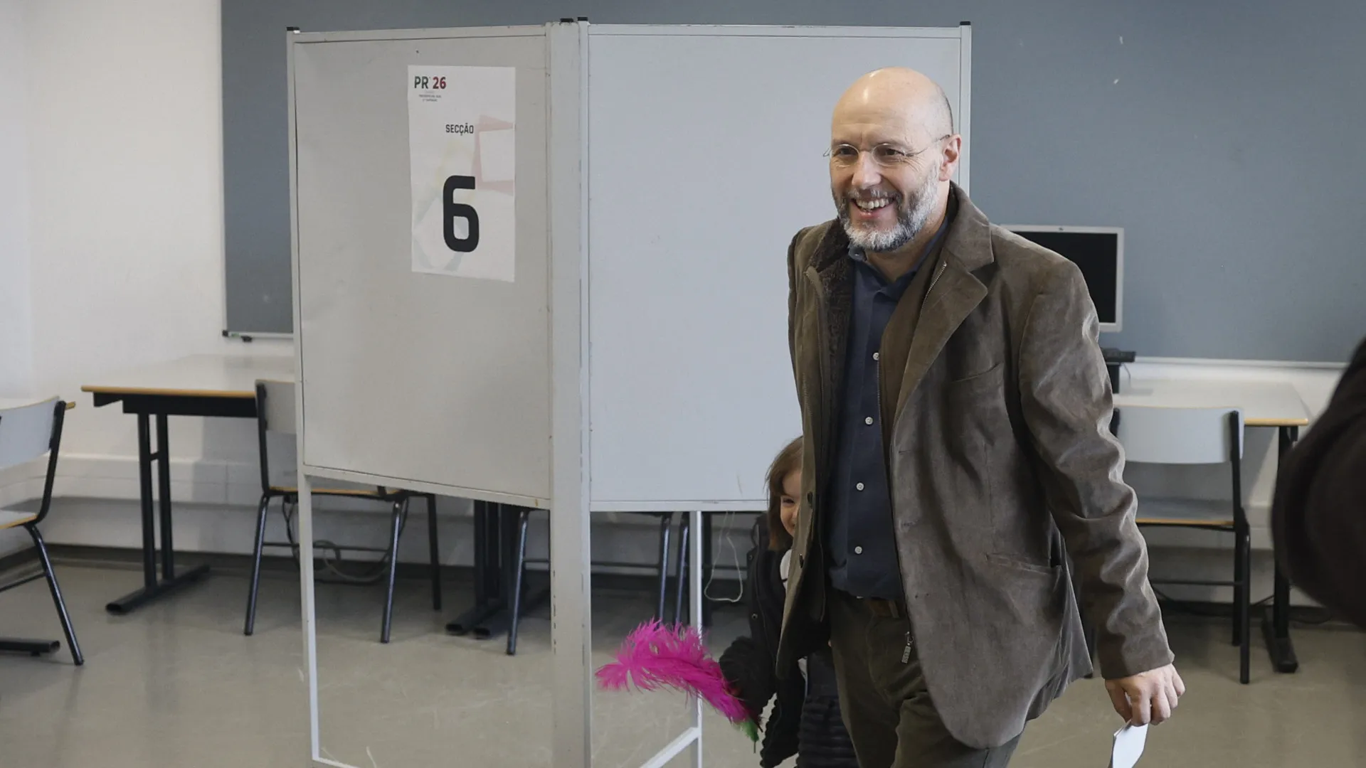 
                    Rui Tavares apela ao voto também por 