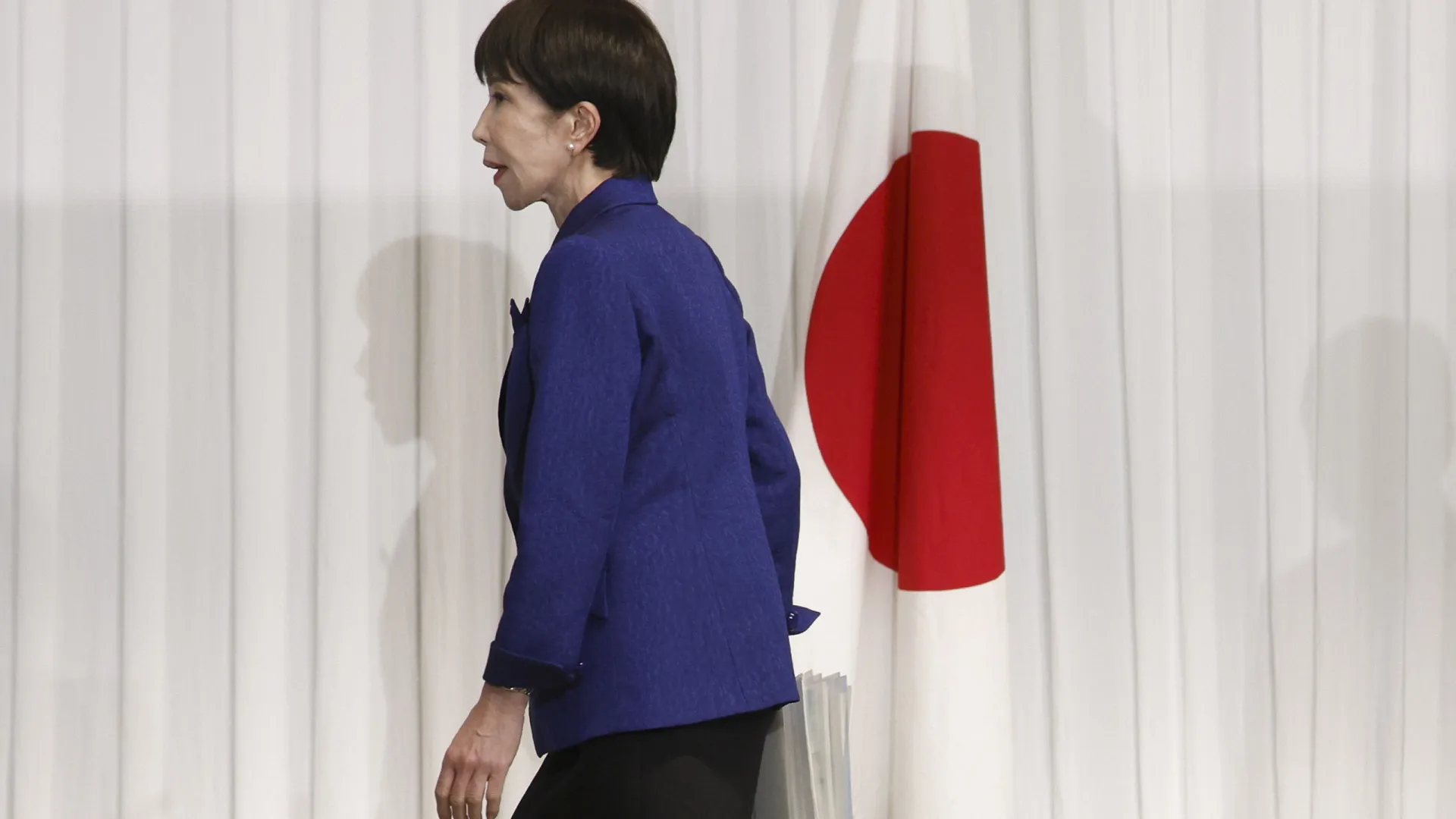 
                    Partido de Sanae Takaichi obtém dois terços do parlamento do Japão
                