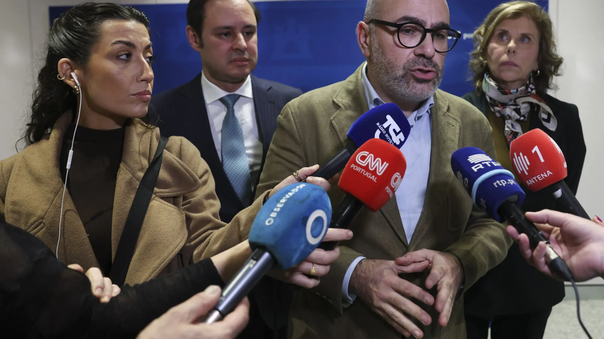 
                    LNEC mandatado para fazer 