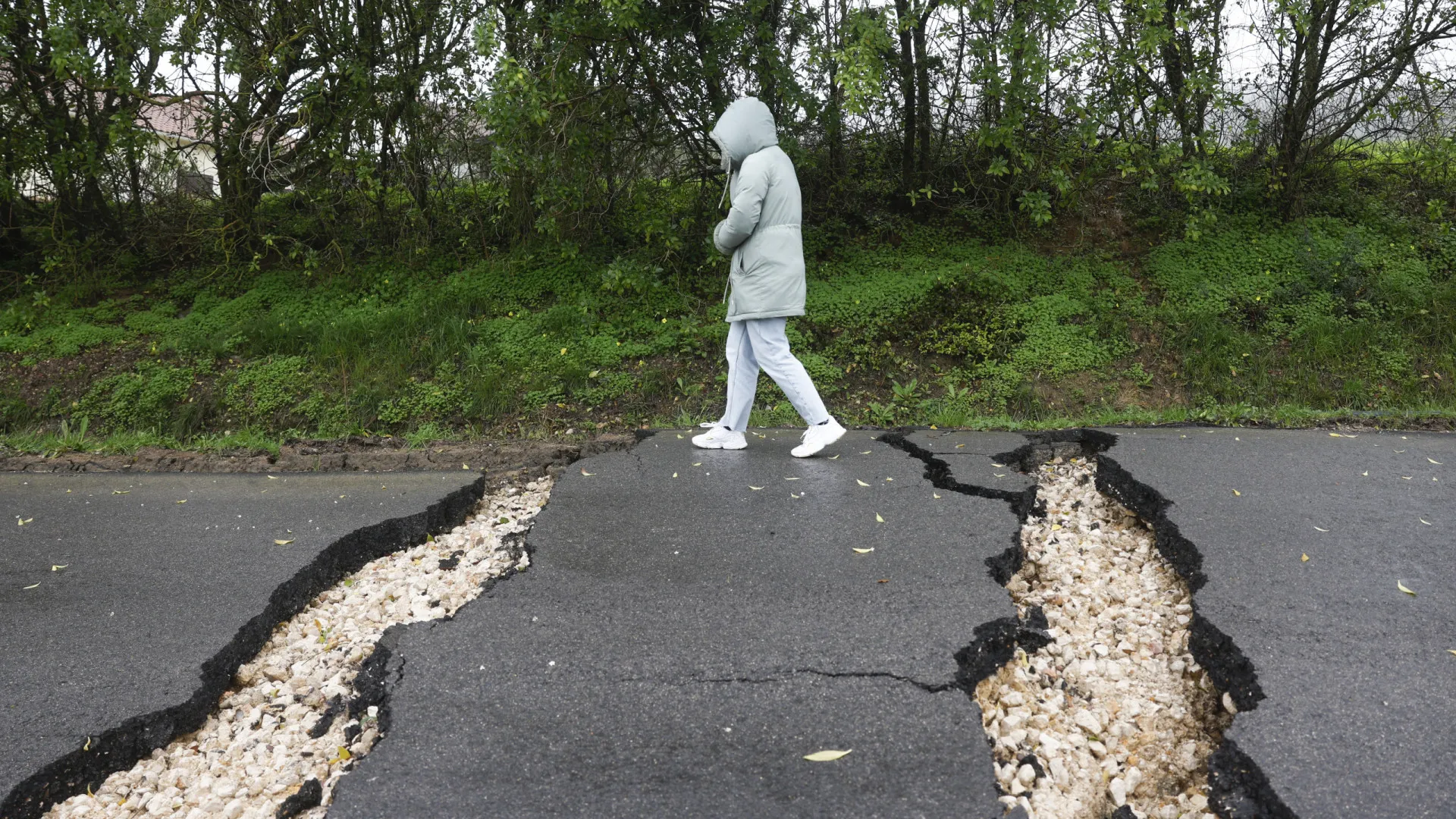 
                    Mau tempo: Pedidos cerca de 75 milhões de euros para habitações
                
