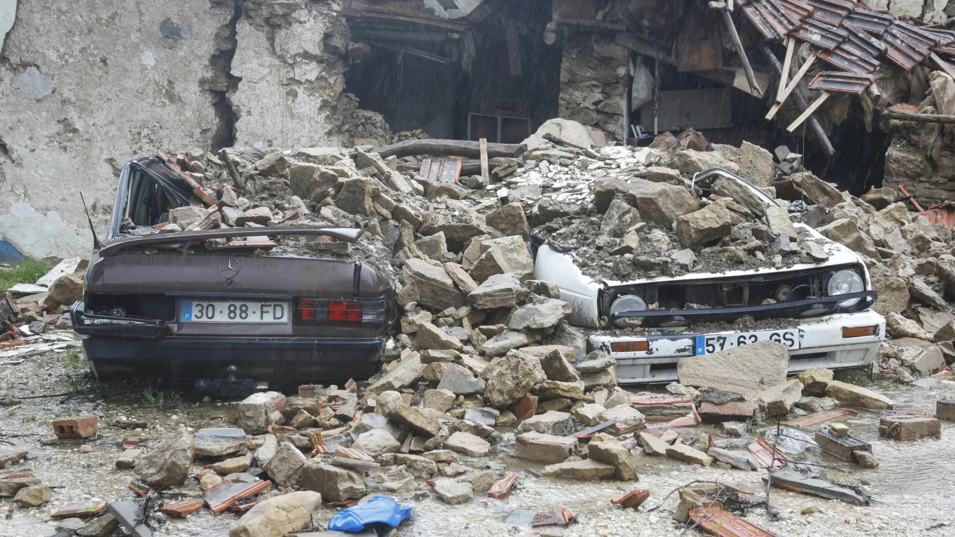 
                    Habitantes à espera de ajudas para planearem futuro em Arruda dos Vinhos
                