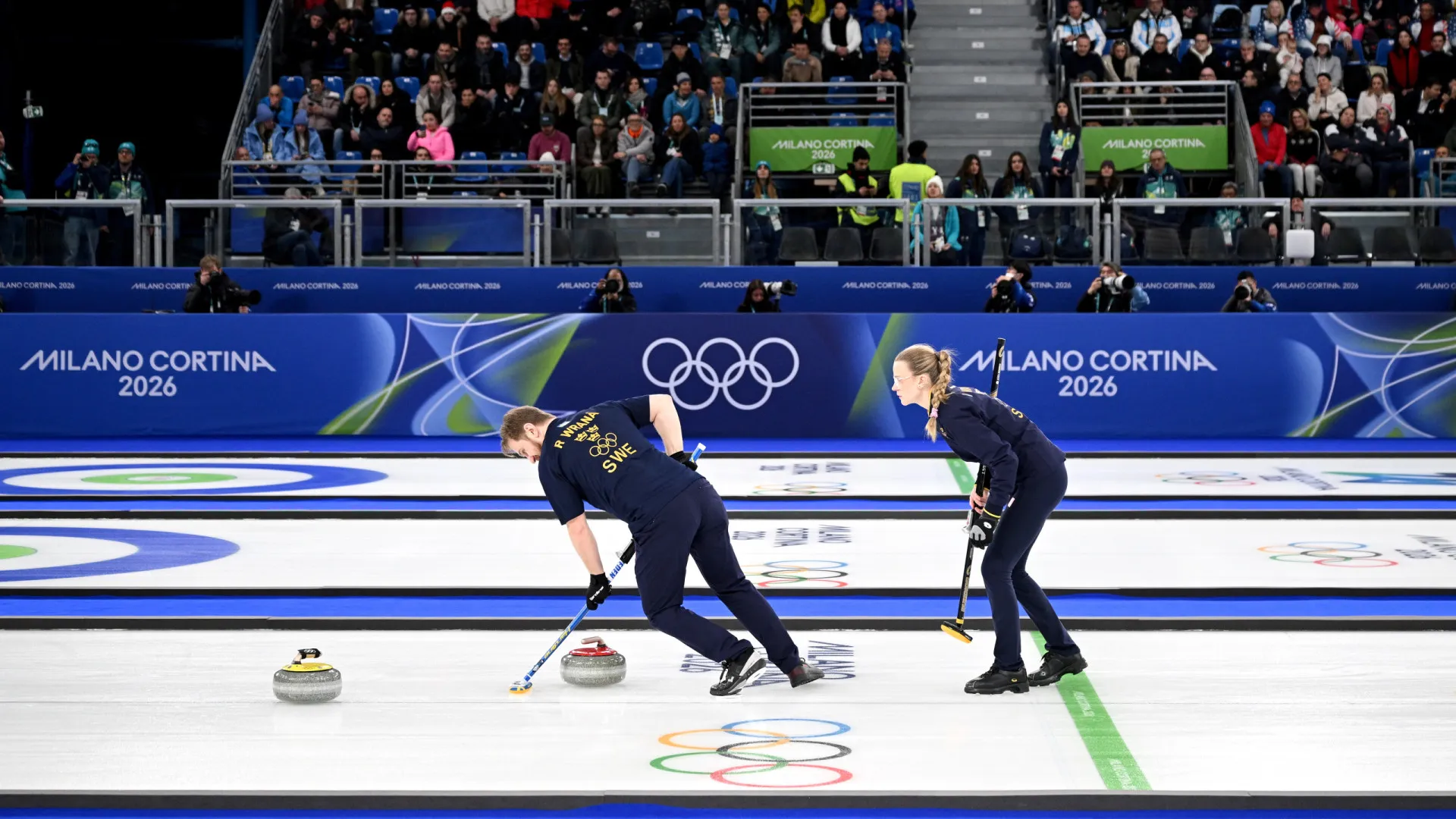 
                    Irmãos suecos Wranaa vencem norte-americanos na final de curling
                