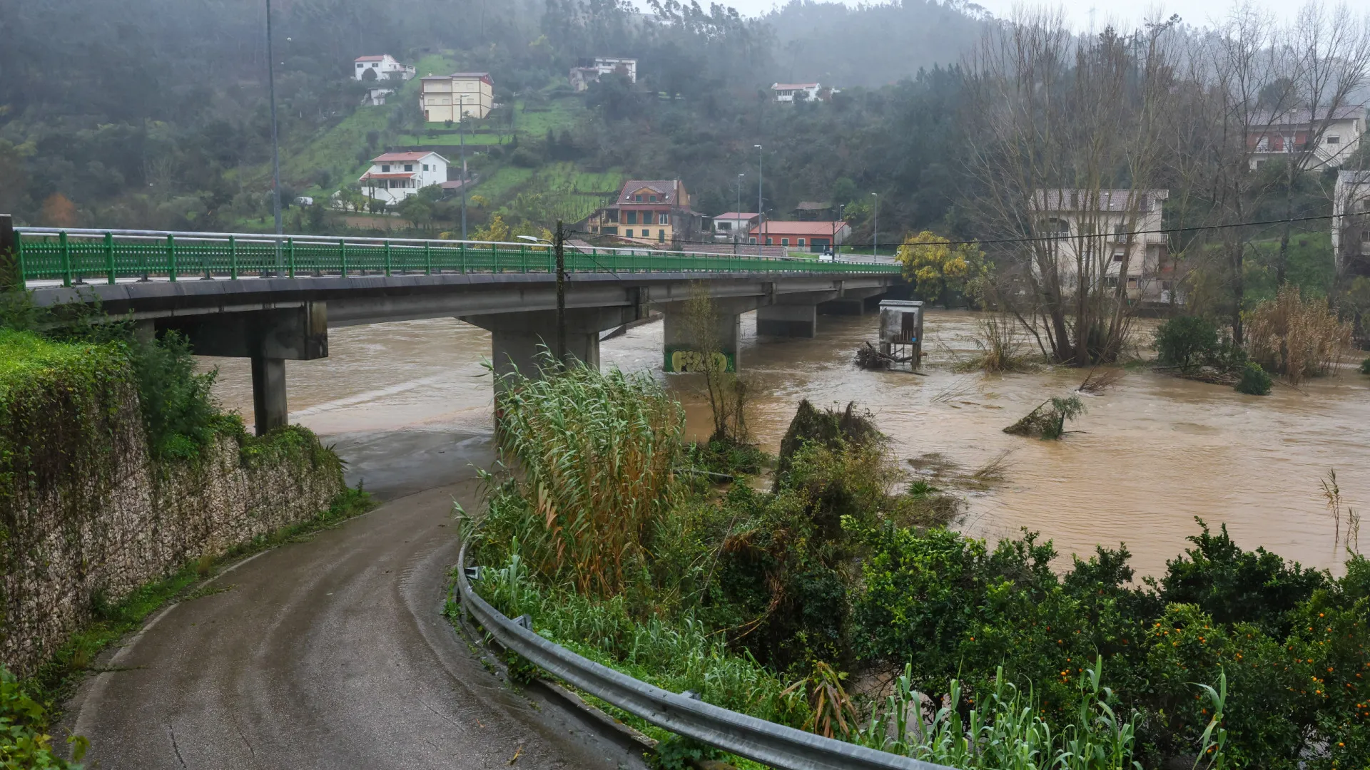
                    Mondego em situação de risco com barragem da Aguieira a 99%
                
