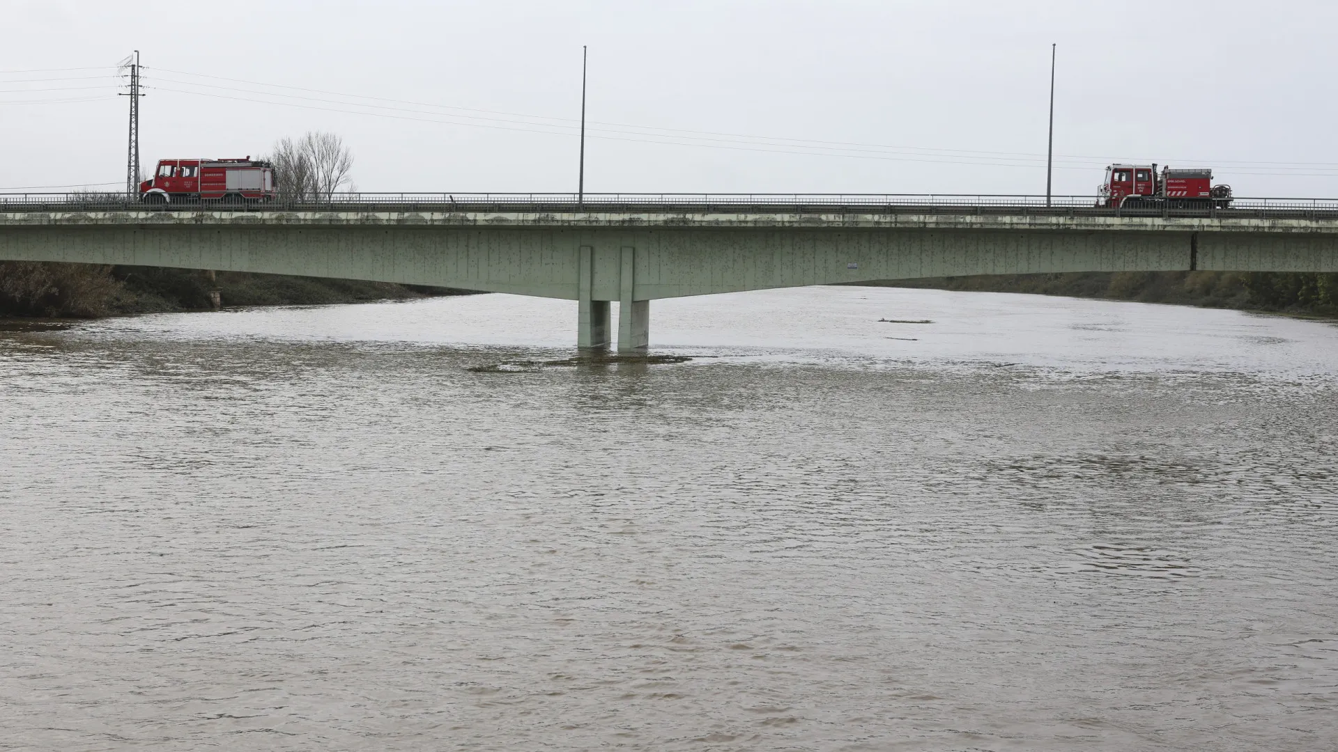 
                    Risco de evacuação em Coimbra mantém-se até ao final do dia
                